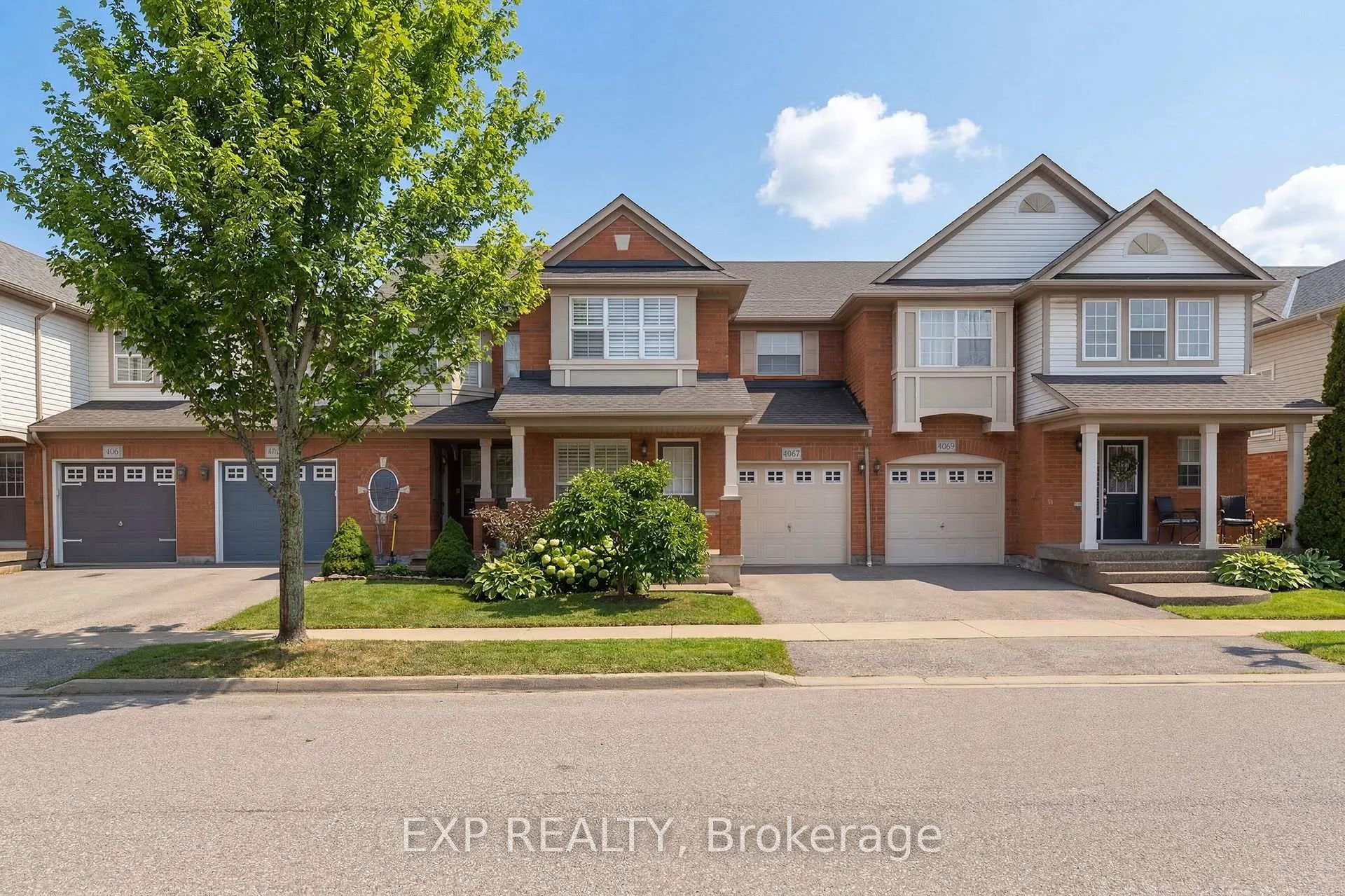 Photo 2 of 4067 Donnic Drive, Burlington, Alton — HOMEH