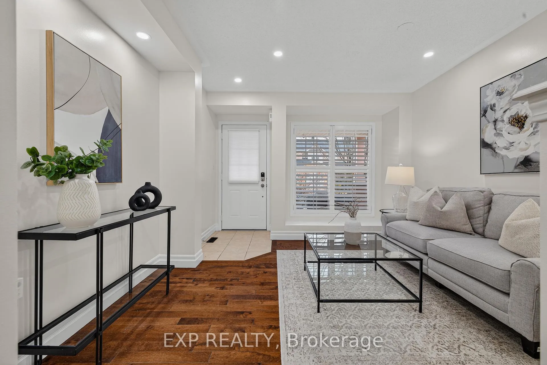 Photo 4 of 4067 Donnic Drive, Burlington, Alton — HOMEH