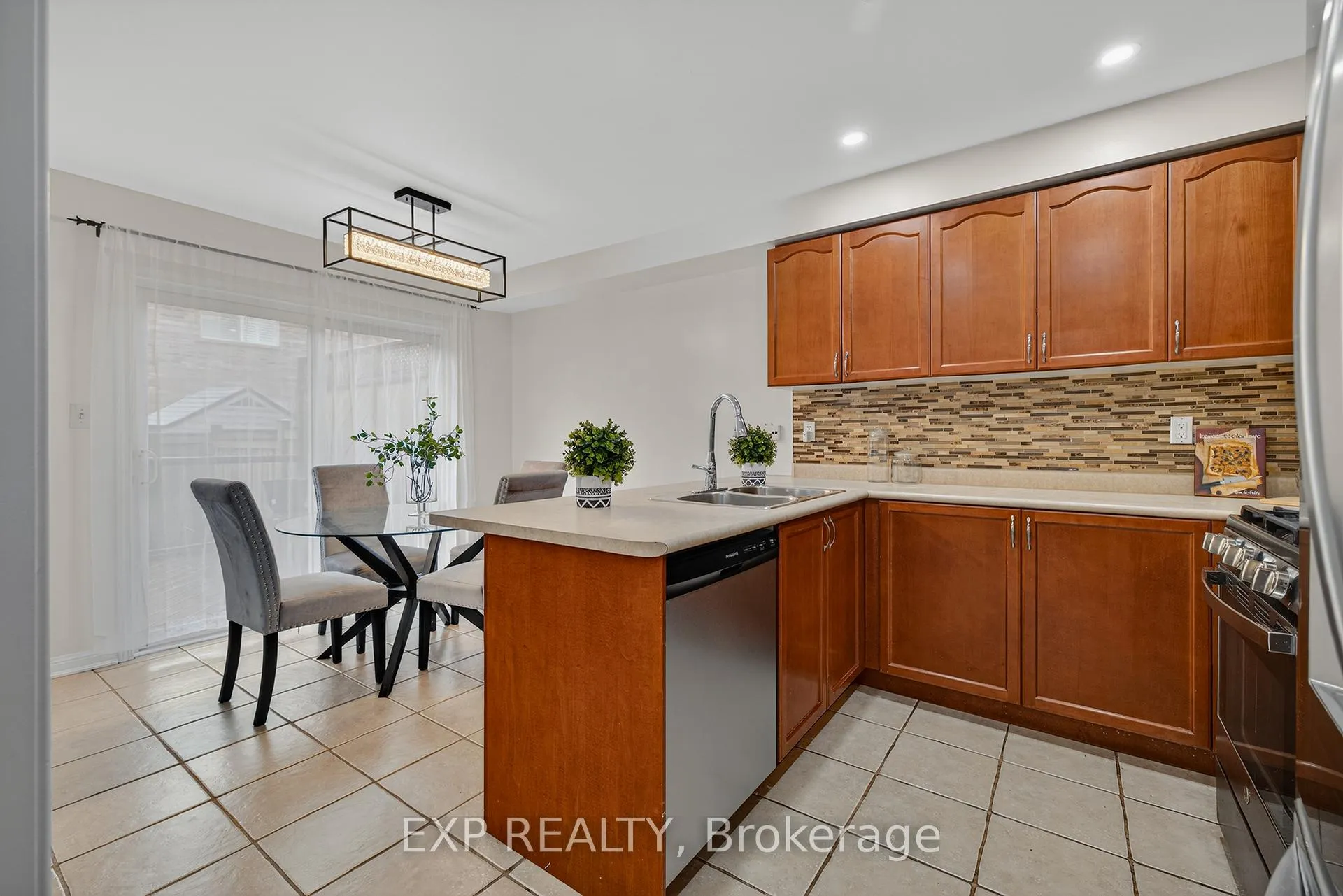 Photo 11 of 4067 Donnic Drive, Burlington, Alton — HOMEH