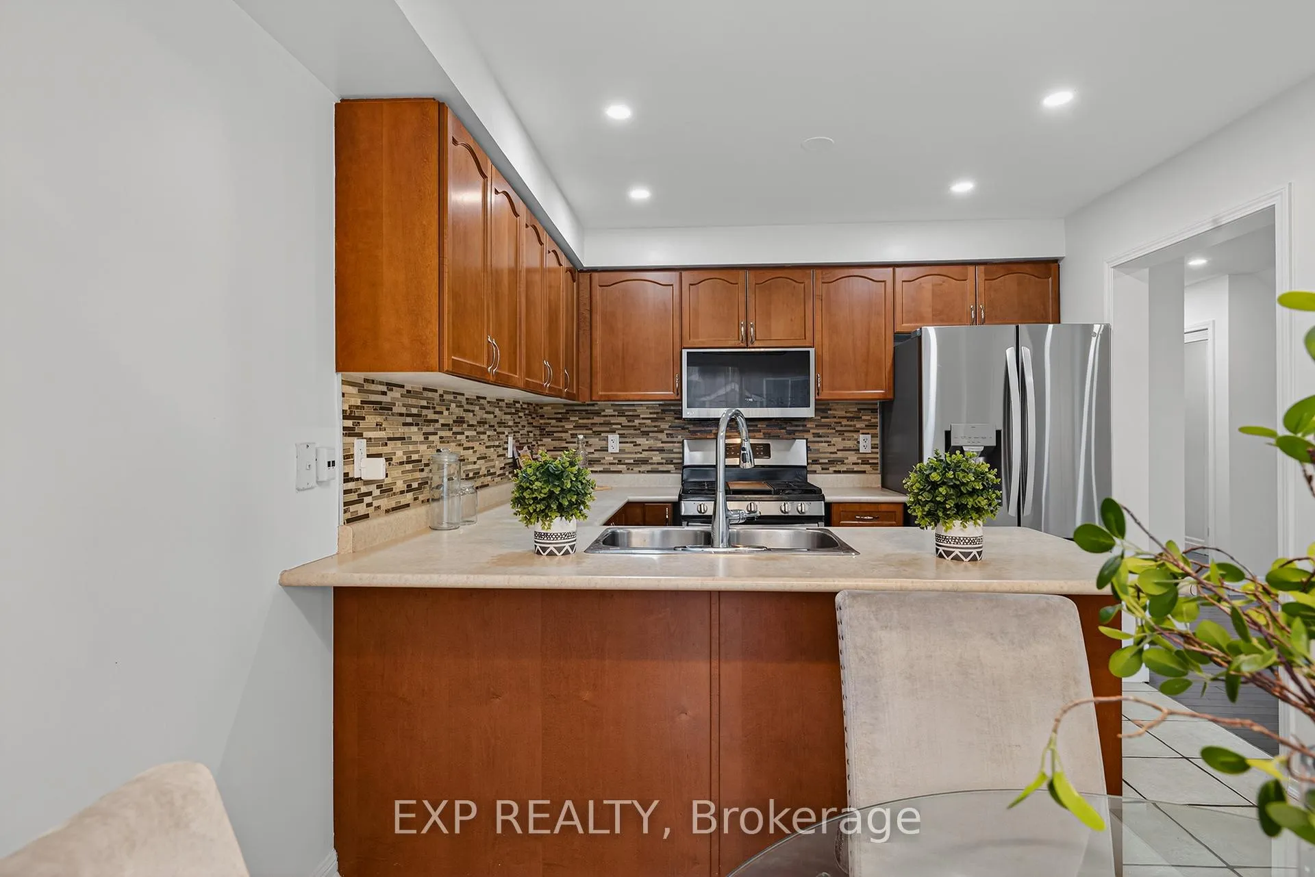 Photo 13 of 4067 Donnic Drive, Burlington, Alton — HOMEH