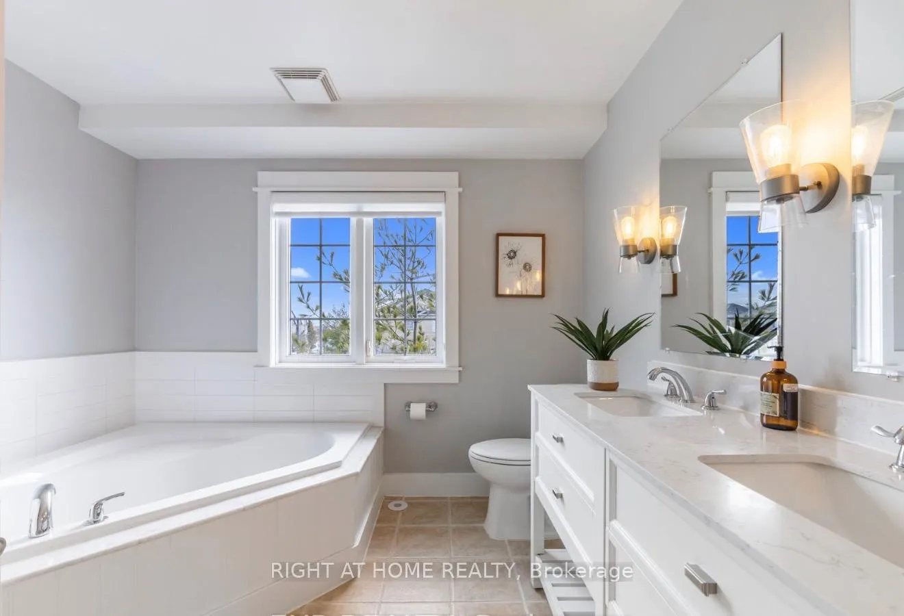 Photo 16 of 2342 Sutton Drive, Burlington, Orchard — HOMEH
