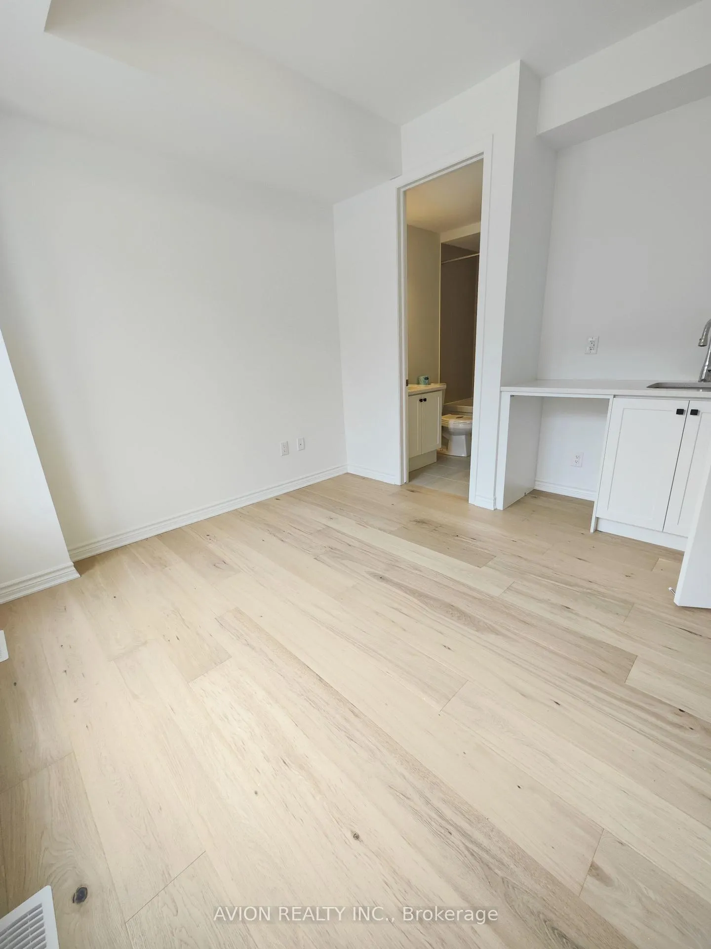 Photo 3 of 18 Avani Avenue, Markham, Rural Markham — HOMEH