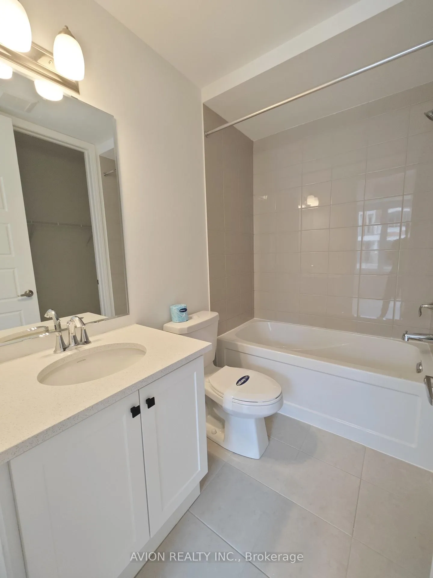 Photo 4 of 18 Avani Avenue, Markham, Rural Markham — HOMEH