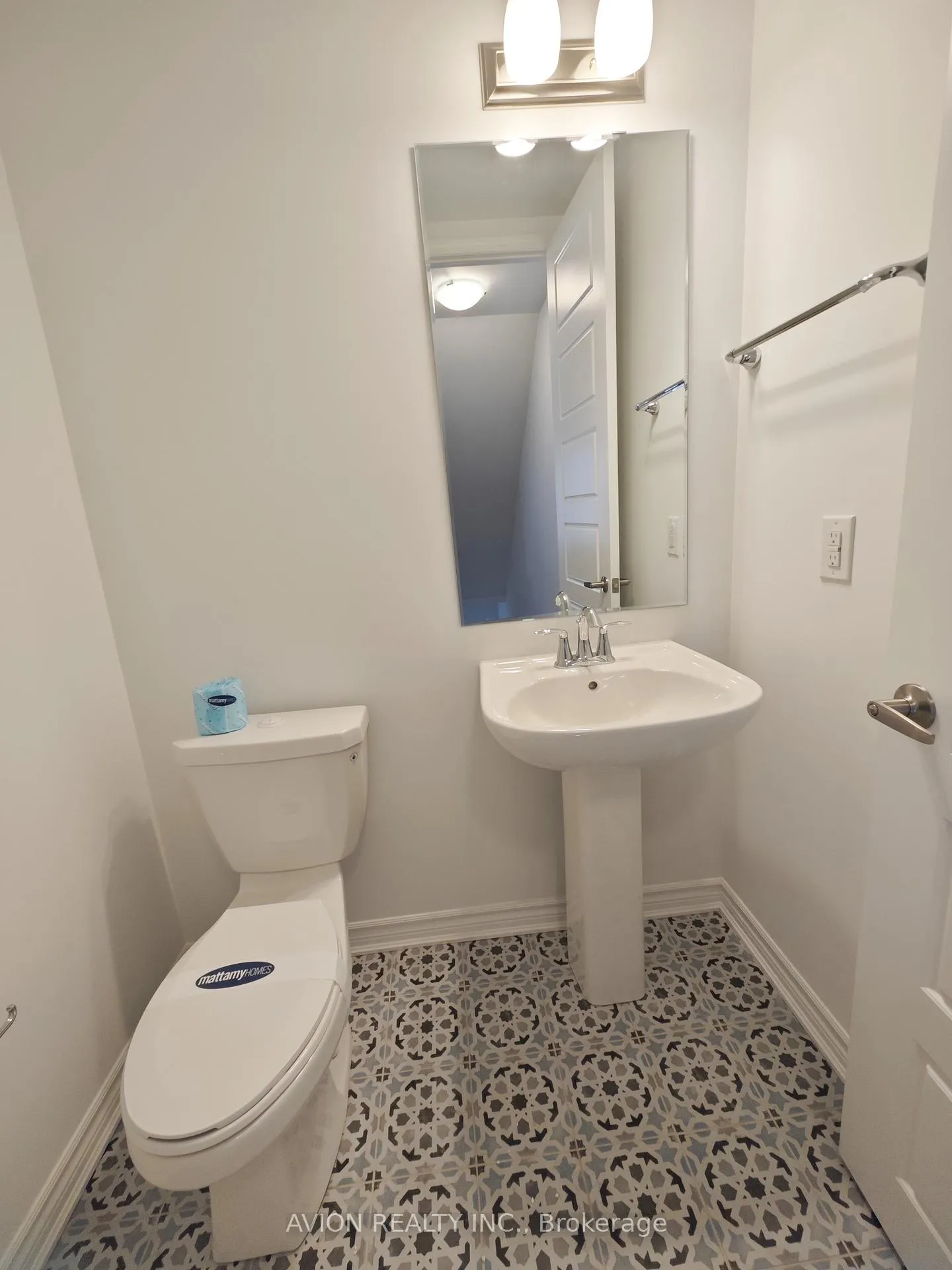 Photo 7 of 18 Avani Avenue, Markham, Rural Markham — HOMEH