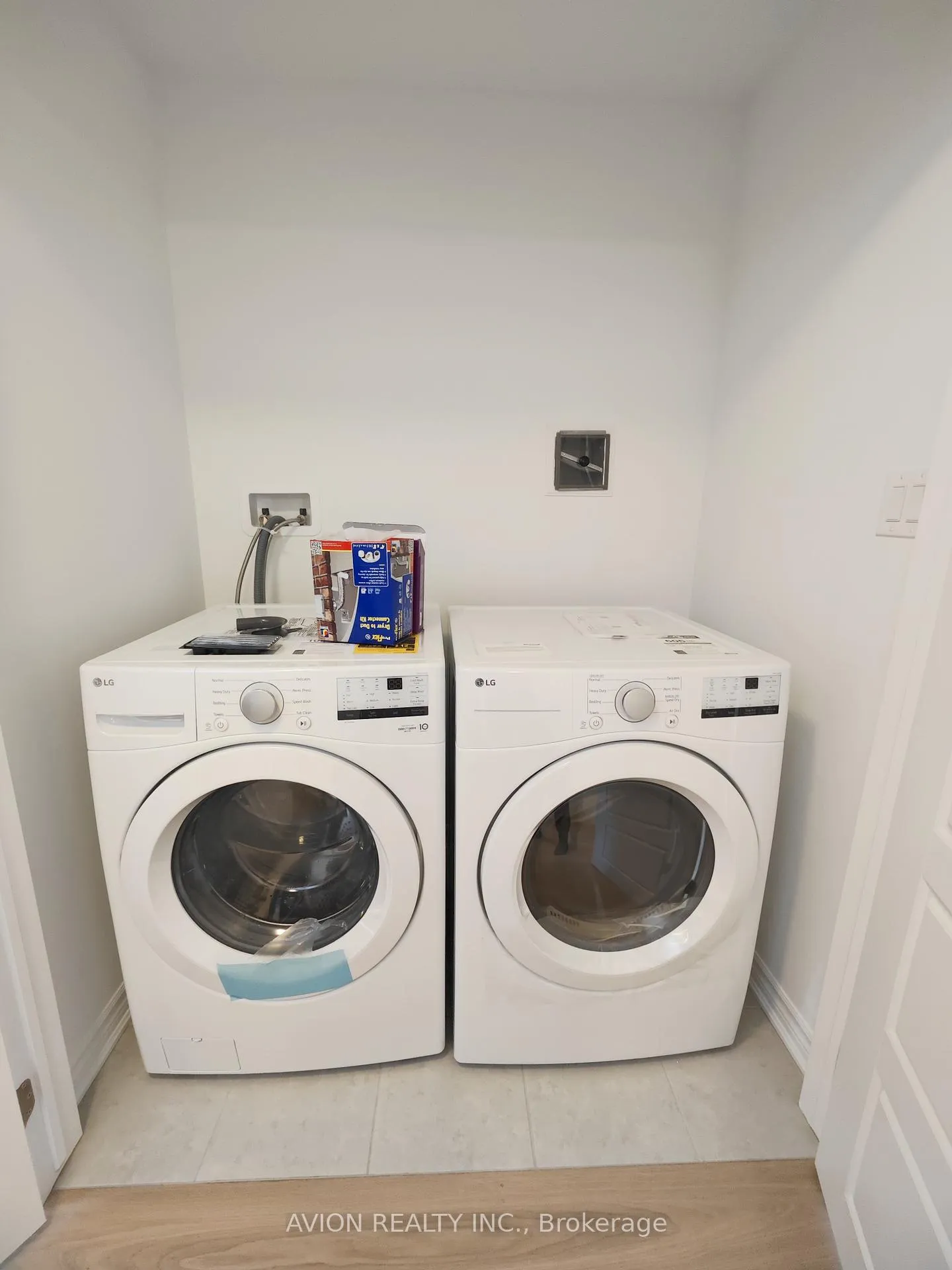 Photo 17 of 18 Avani Avenue, Markham, Rural Markham — HOMEH