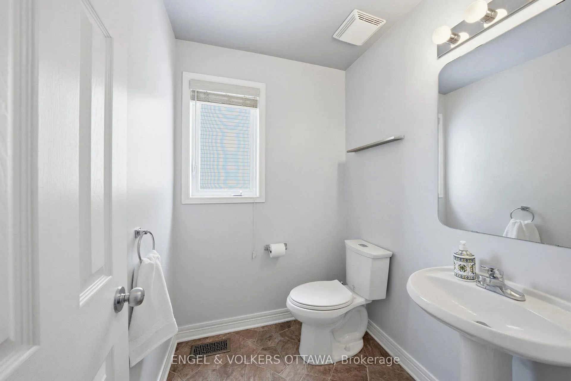 Photo 3 of 2190 Liska Street, Ottawa, Avalon East — HOMEH