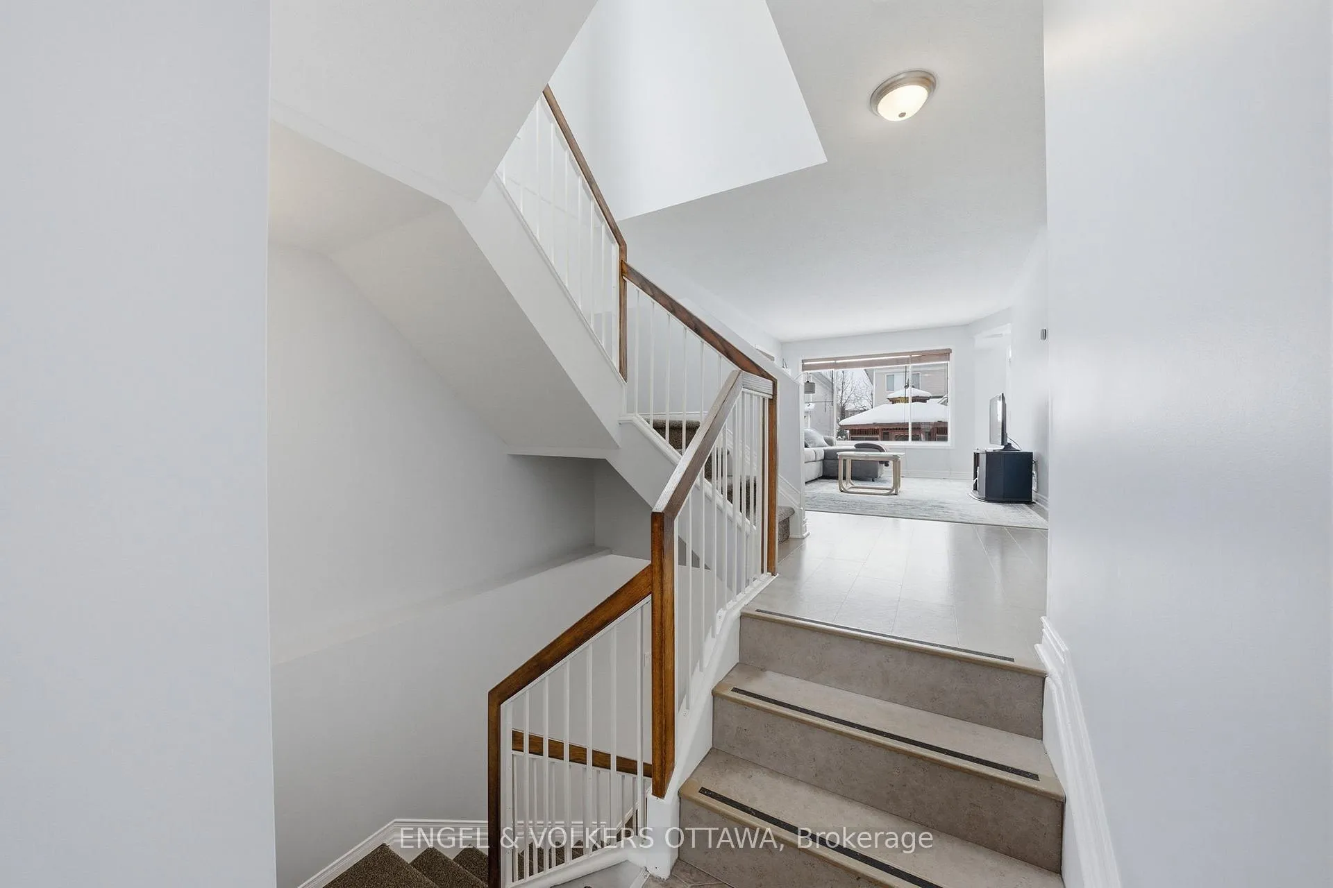 Photo 4 of 2190 Liska Street, Ottawa, Avalon East — HOMEH