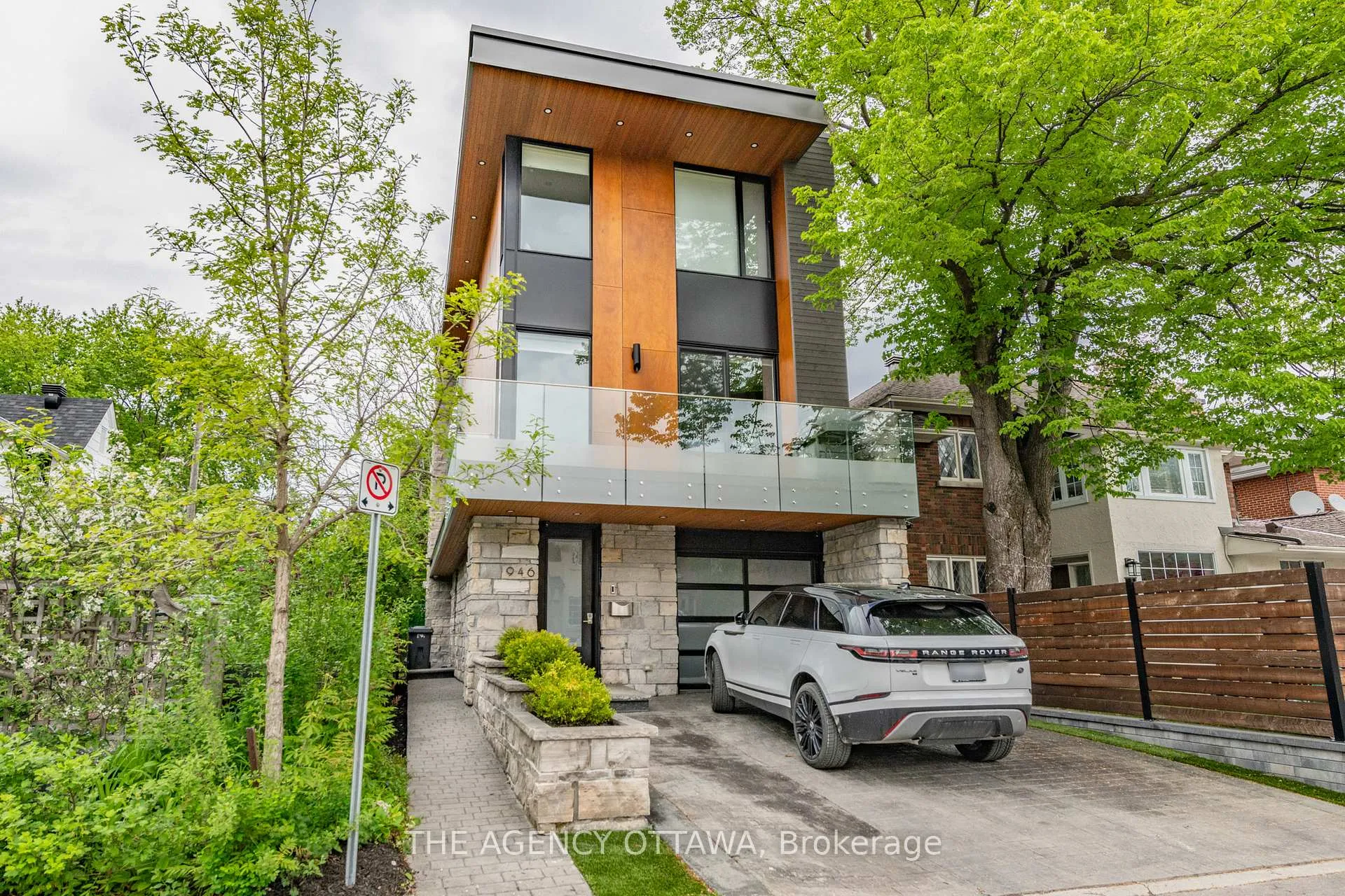 Photo 2 of Unit 2, 946 Colonel By Drive, Ottawa, Old Ottawa South — HOMEH
