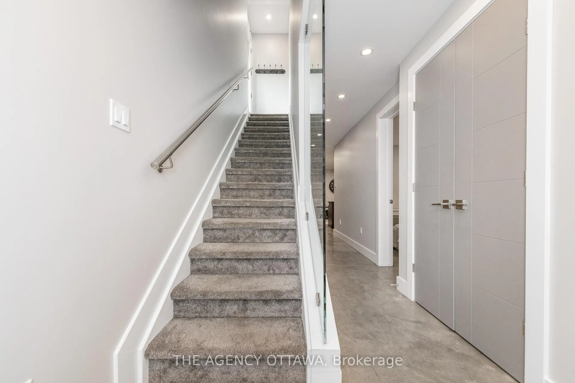 Photo 6 of Unit 2, 946 Colonel By Drive, Ottawa, Old Ottawa South — HOMEH