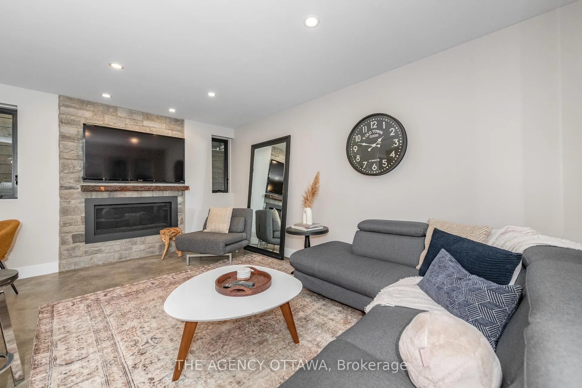 Photo 9 of Unit 2, 946 Colonel By Drive, Ottawa, Old Ottawa South — HOMEH