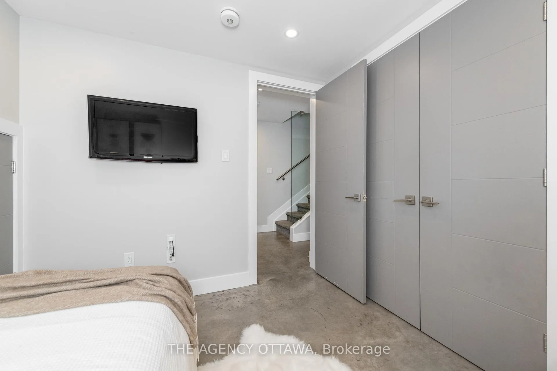 Photo 27 of Unit 2, 946 Colonel By Drive, Ottawa, Old Ottawa South — HOMEH