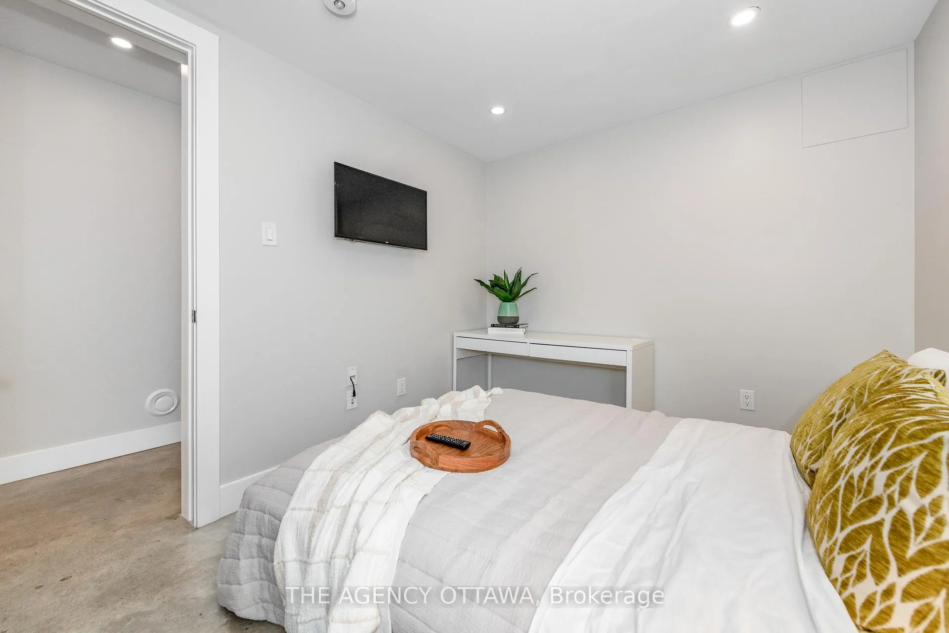 Photo 31 of Unit 2, 946 Colonel By Drive, Ottawa, Old Ottawa South — HOMEH
