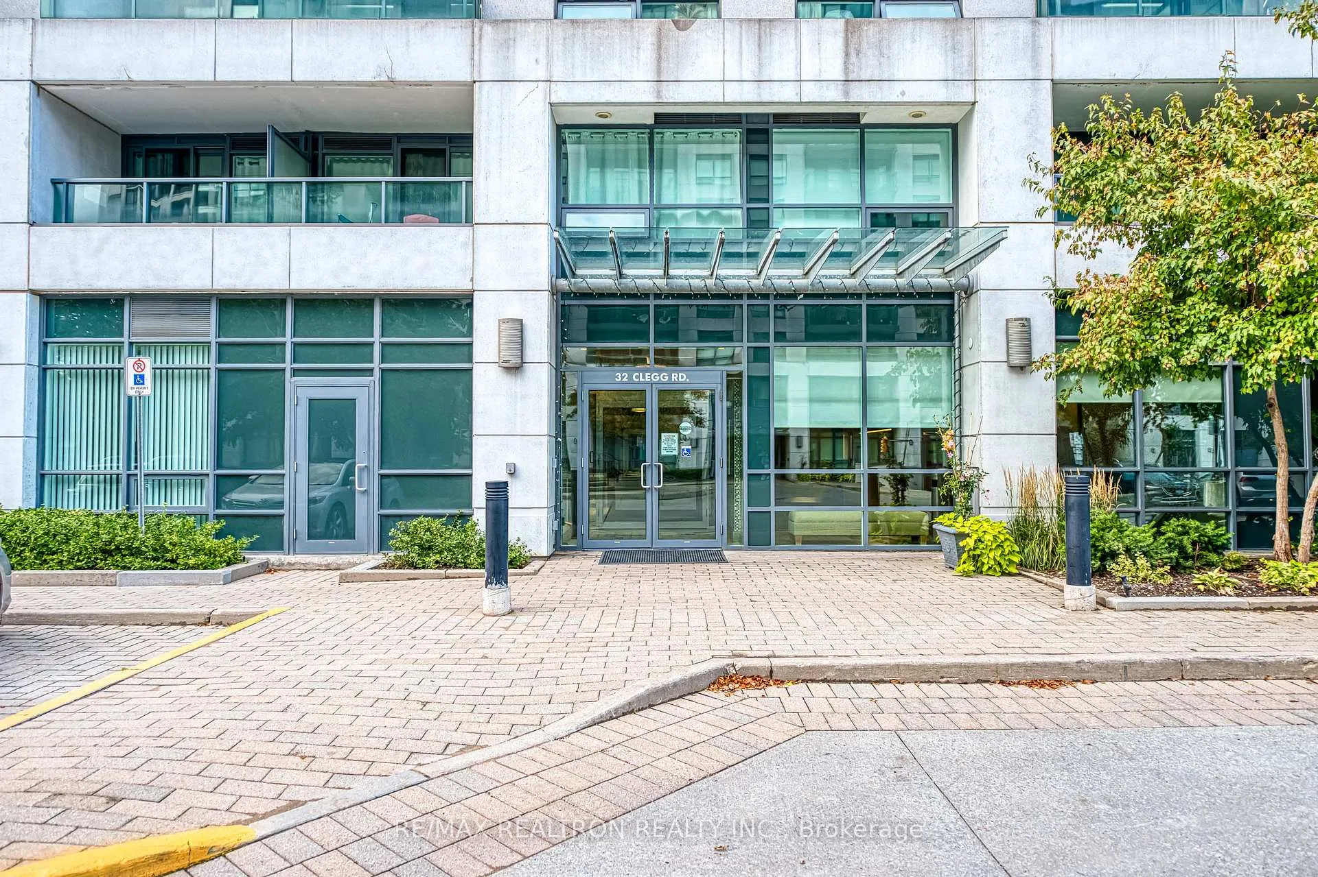 Photo 2 of Unit 209, 32 Clegg Road, Markham, Unionville — HOMEH