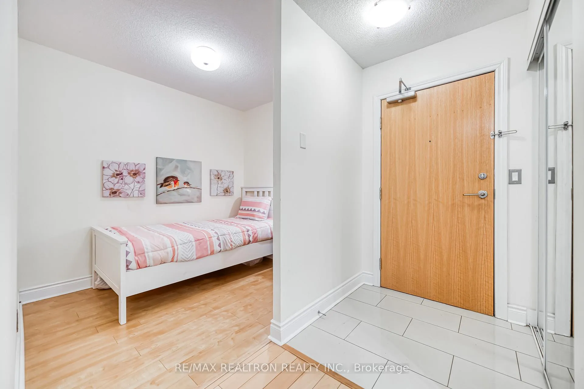 Photo 3 of Unit 209, 32 Clegg Road, Markham, Unionville — HOMEH
