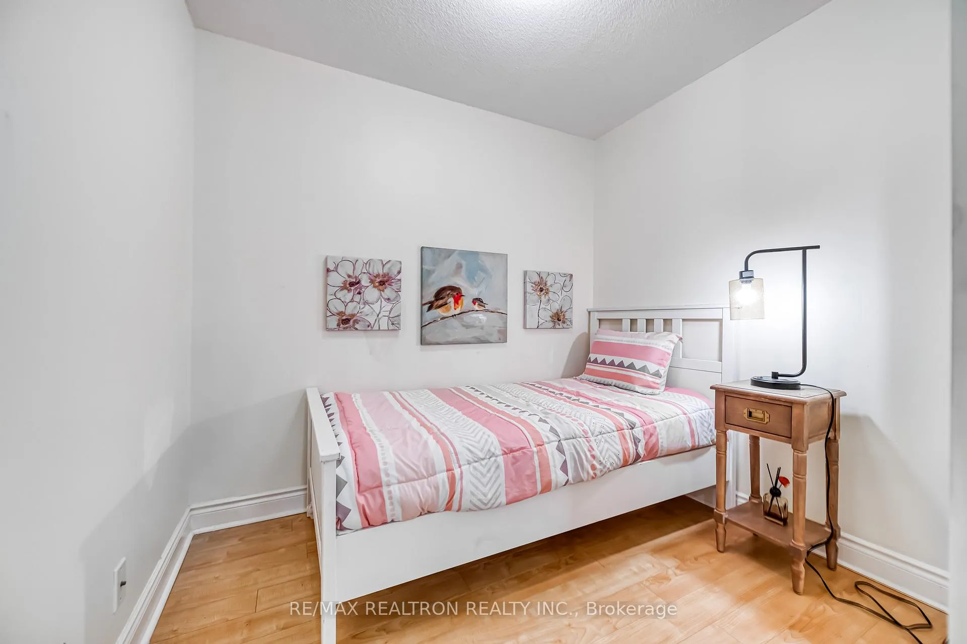 Photo 4 of Unit 209, 32 Clegg Road, Markham, Unionville — HOMEH