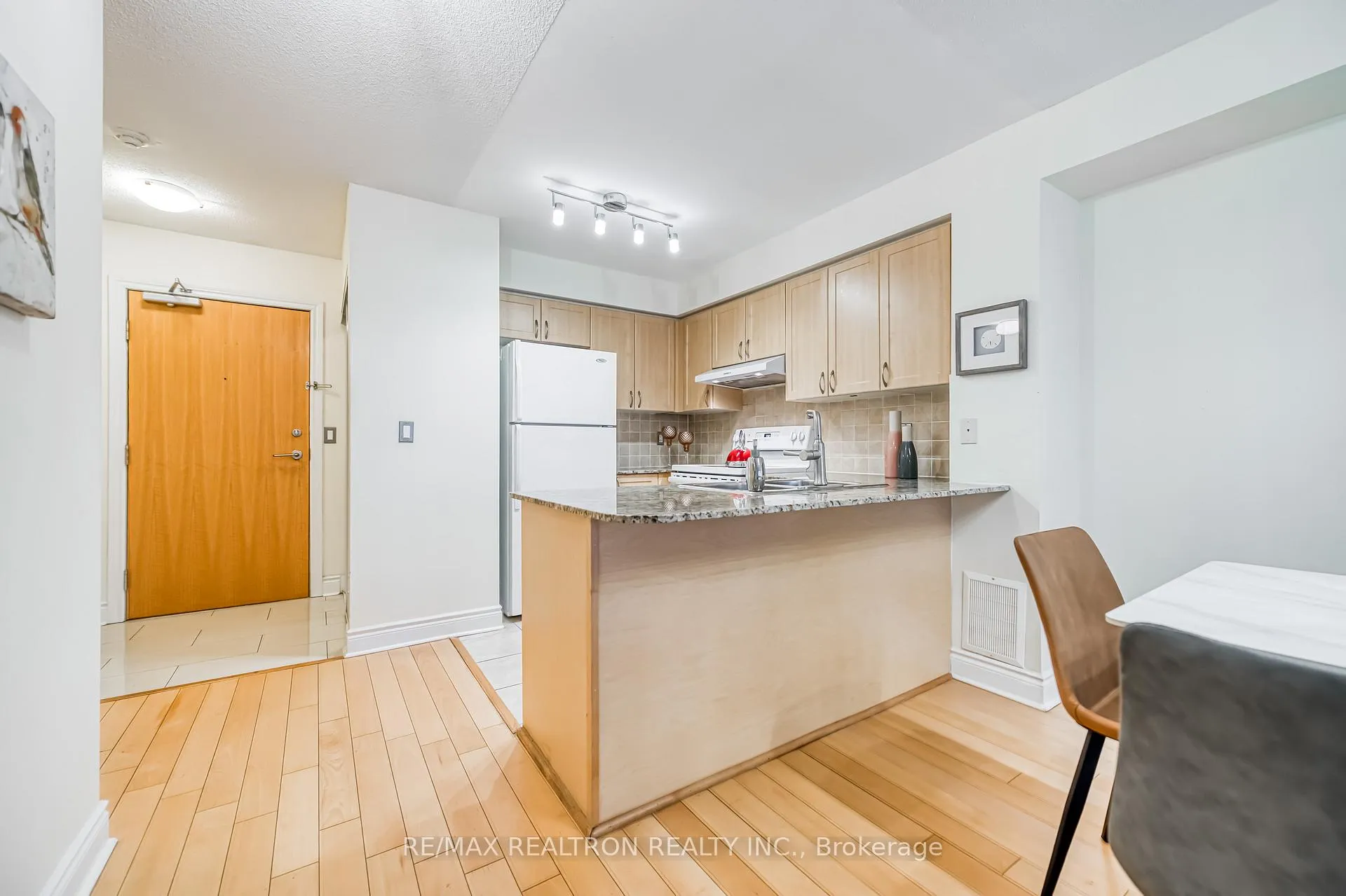 Photo 9 of Unit 209, 32 Clegg Road, Markham, Unionville — HOMEH