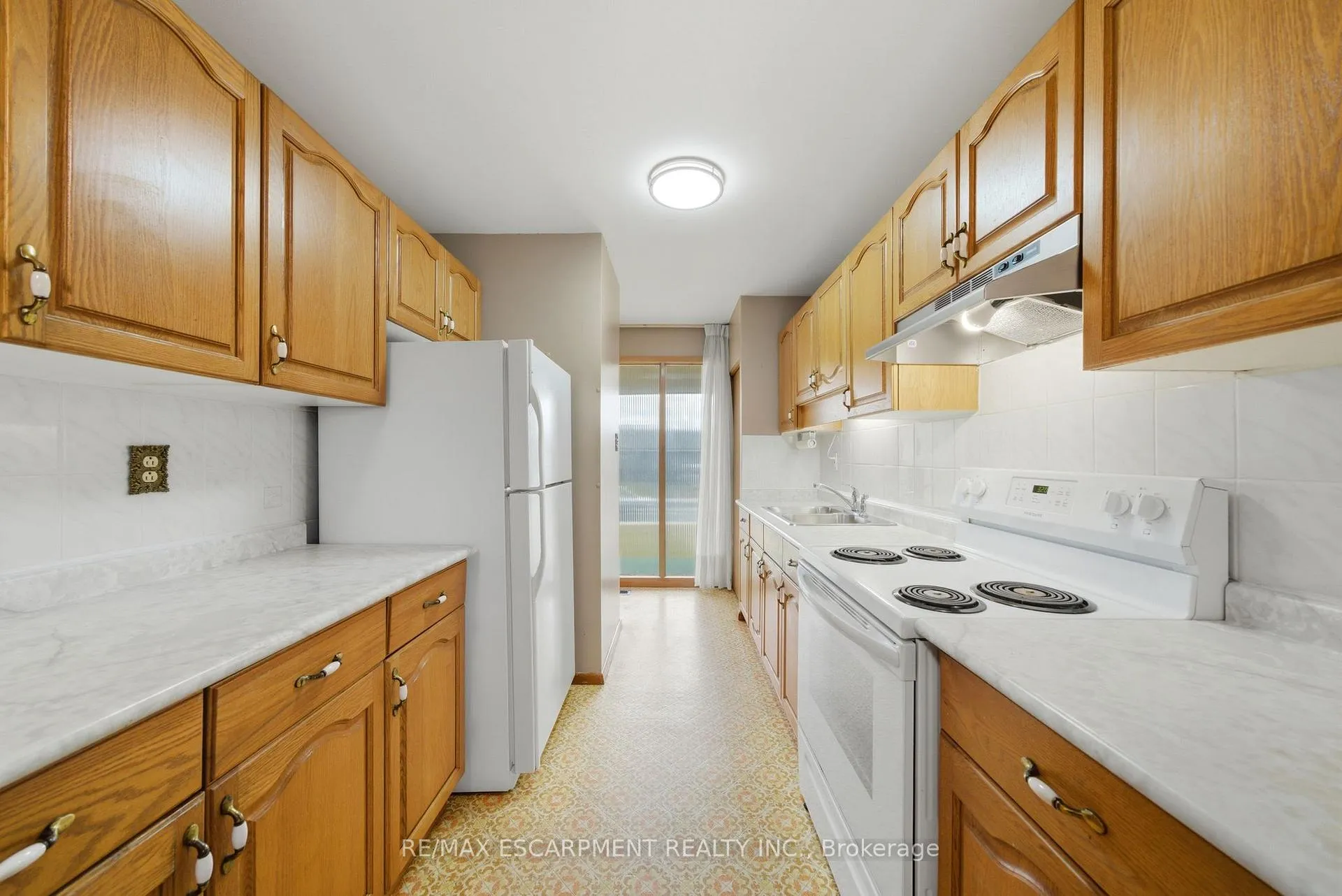 Photo 5 of 136 Cromwell Crescent, Hamilton, Greenford — HOMEH