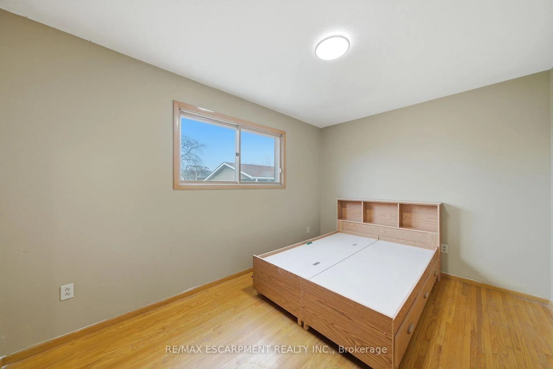 Photo 10 of 136 Cromwell Crescent, Hamilton, Greenford — HOMEH