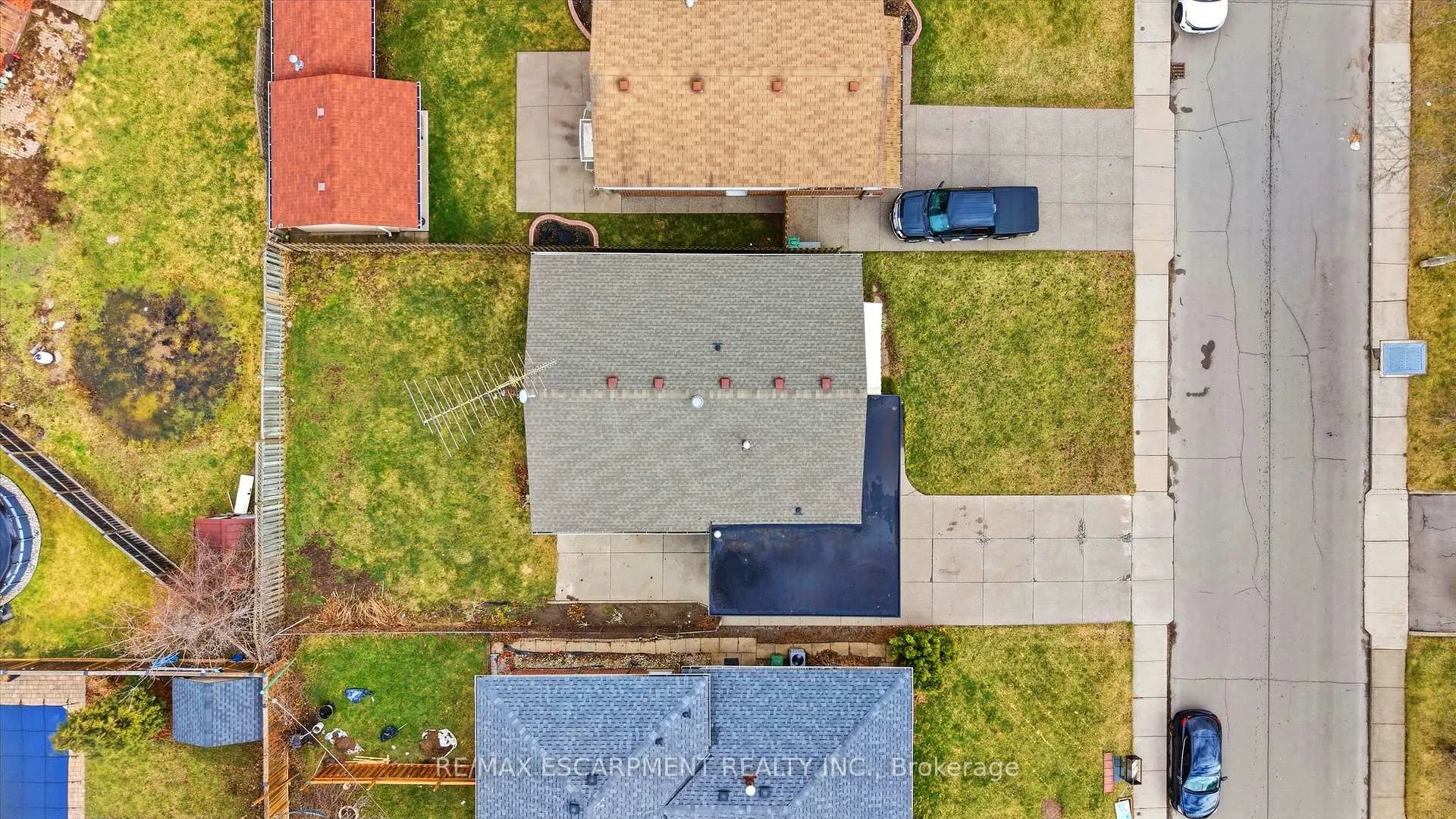 Photo 22 of 136 Cromwell Crescent, Hamilton, Greenford — HOMEH