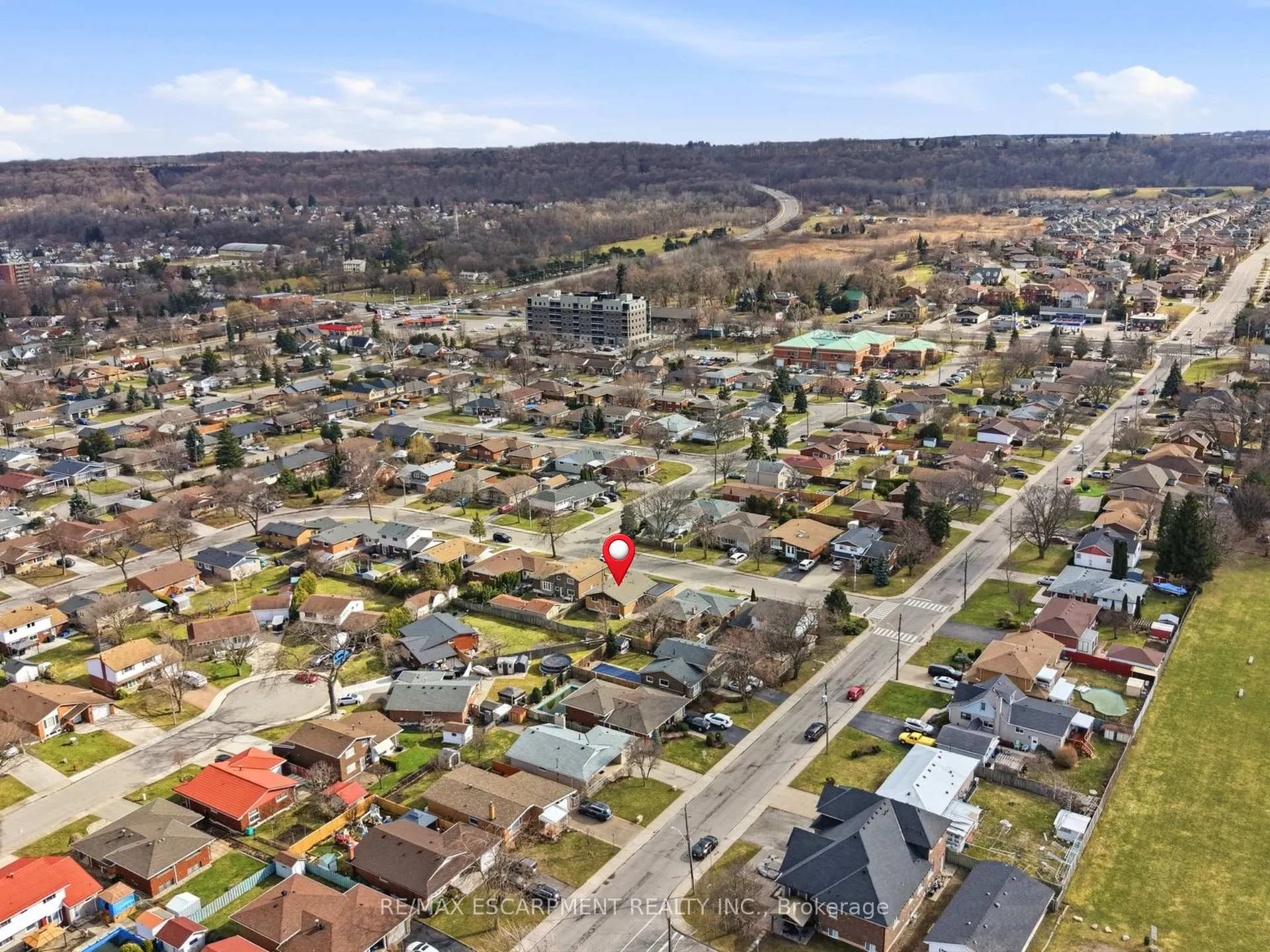 Photo 26 of 136 Cromwell Crescent, Hamilton, Greenford — HOMEH