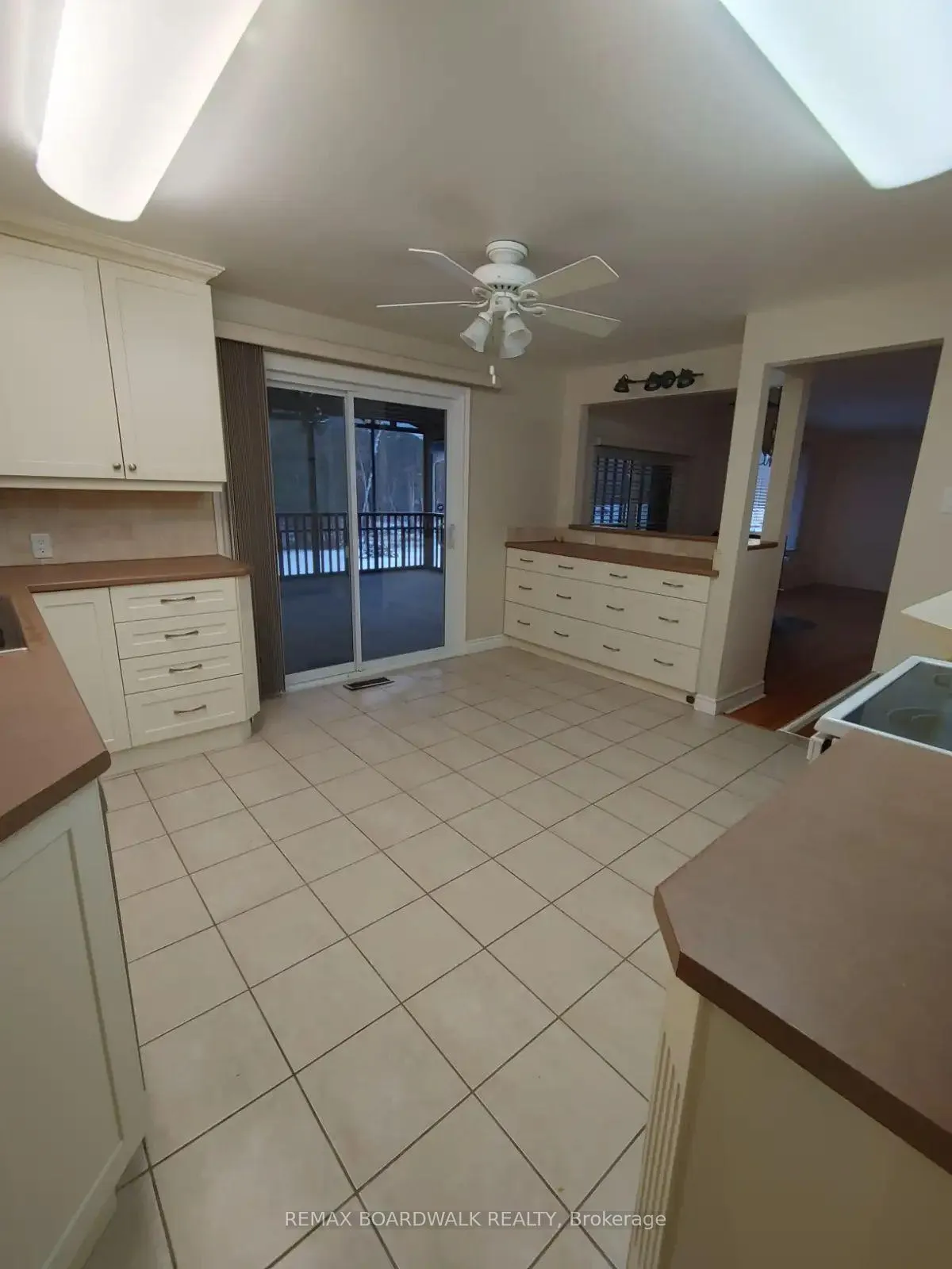 Photo 2 of Unit Unit A, 4918 Leitrim Road, Ottawa, Carlsbad Springs — HOMEH