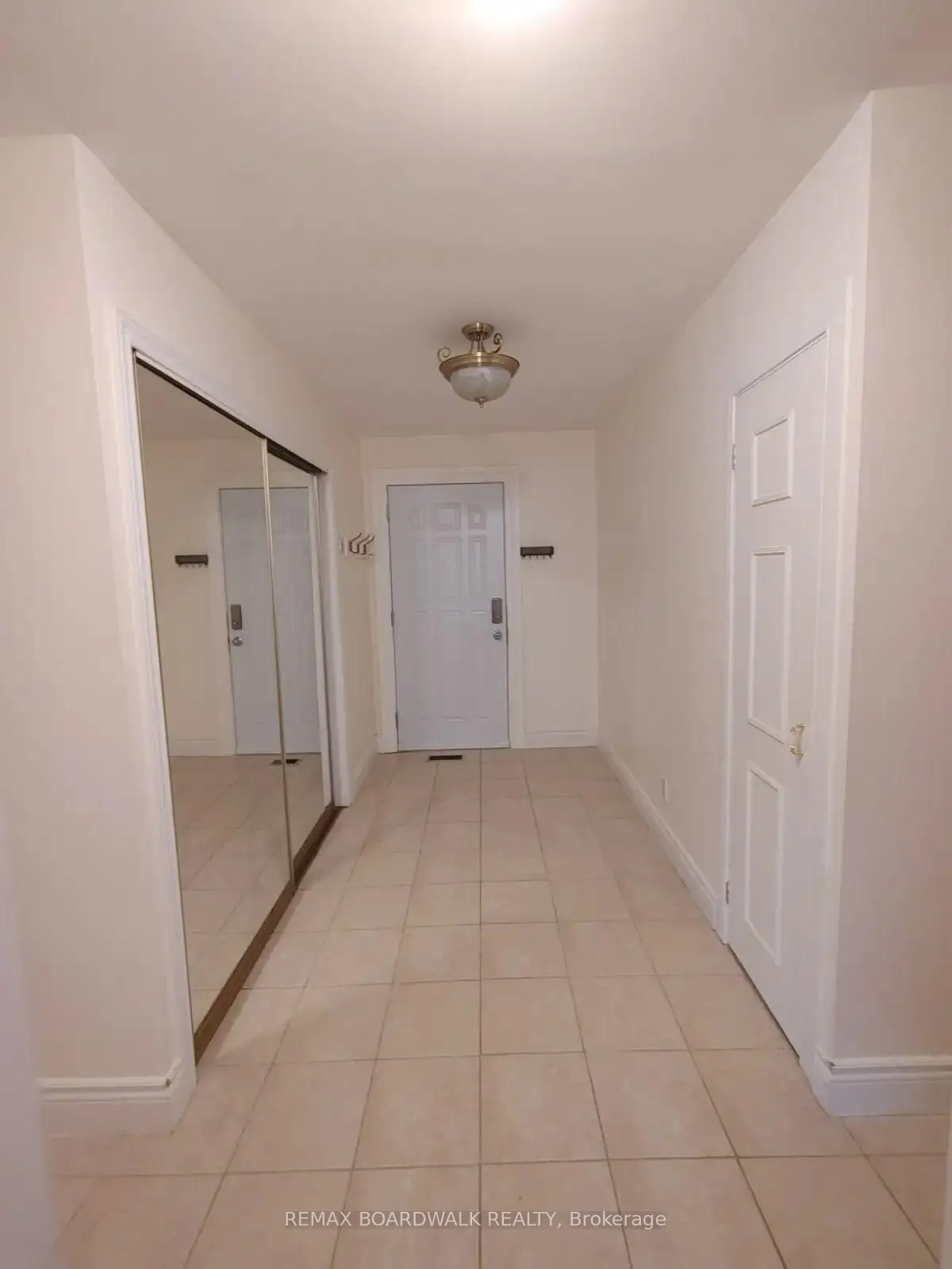 Photo 5 of Unit Unit A, 4918 Leitrim Road, Ottawa, Carlsbad Springs — HOMEH