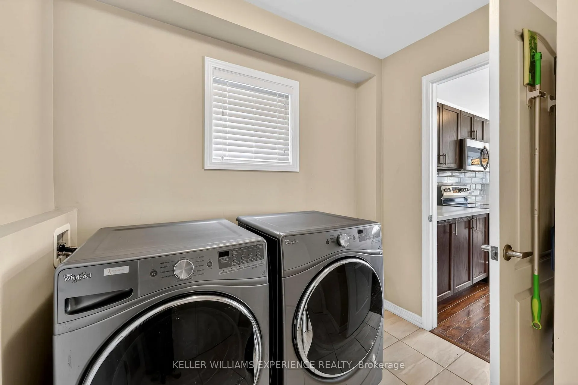 Photo 11 of 225 Diana Drive, Orillia — HOMEH