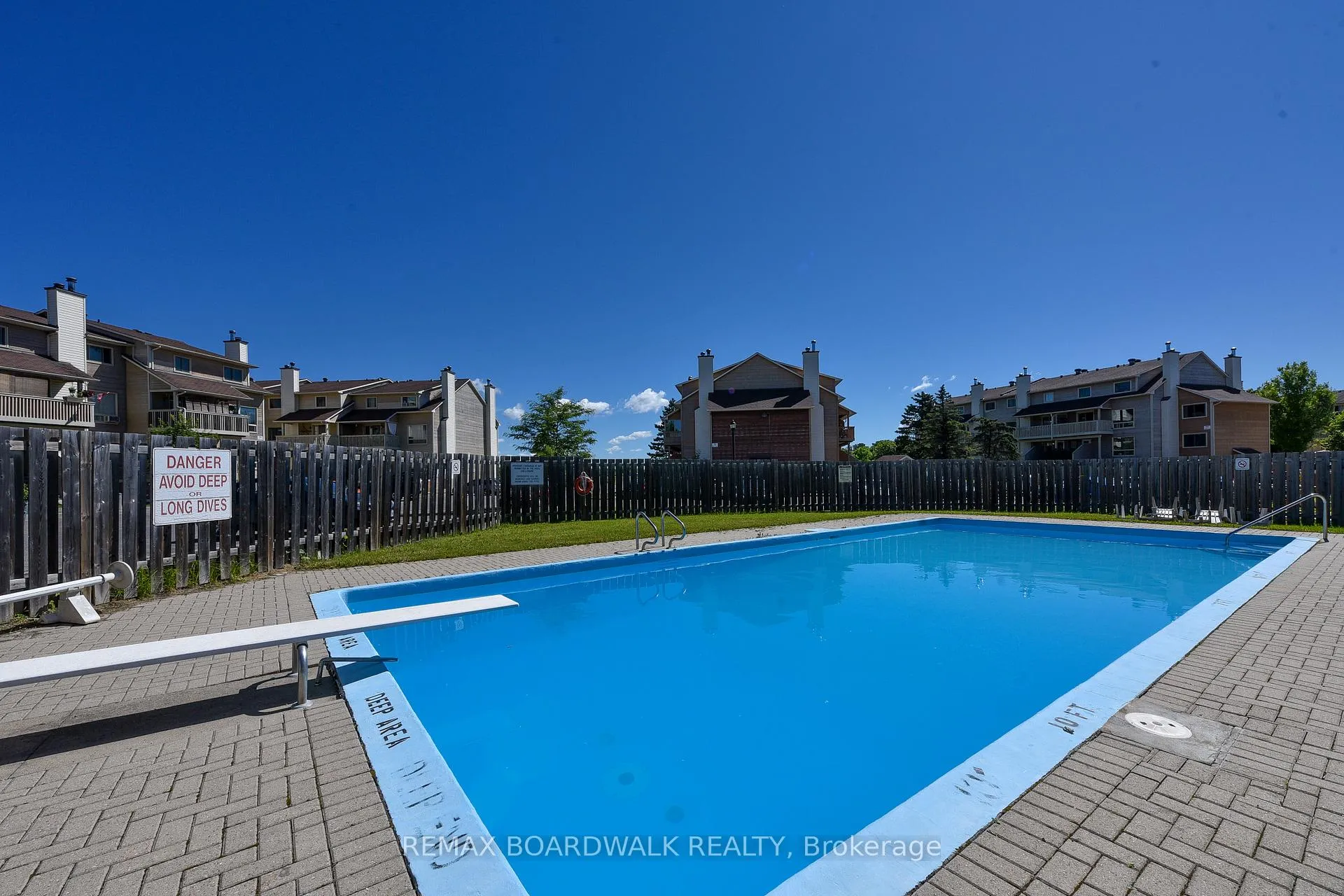 Photo 46 of Unit 46A, 802 St. Andre Drive, Ottawa, Hiawatha Park/Convent Glen — HOMEH