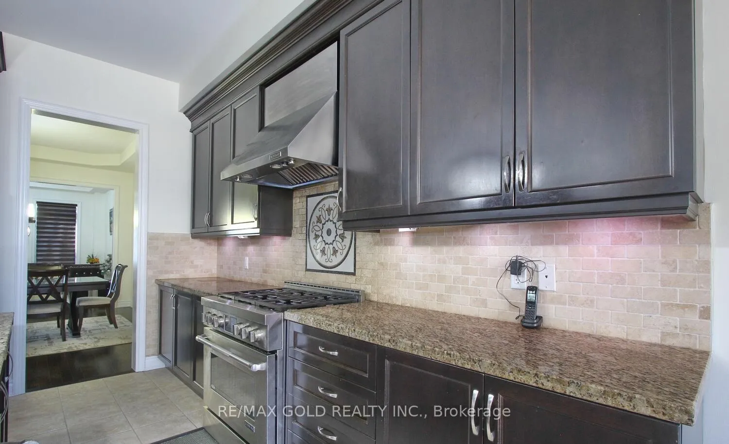 Photo 21 of 14 Ladbrook Crescent, Brampton, Credit Valley — HOMEH