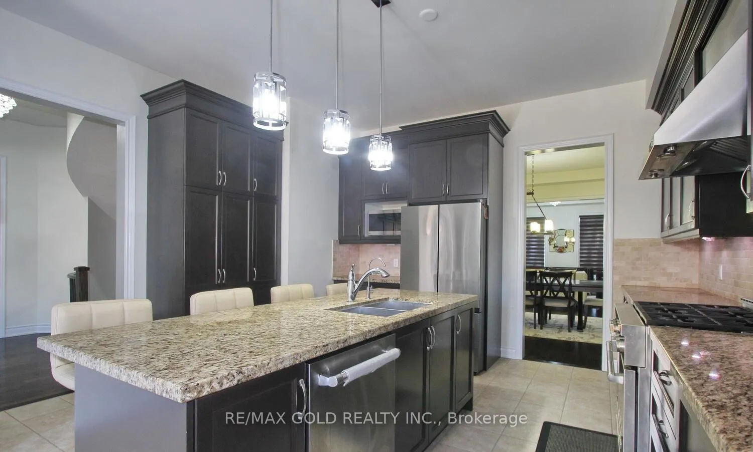 Photo 22 of 14 Ladbrook Crescent, Brampton, Credit Valley — HOMEH