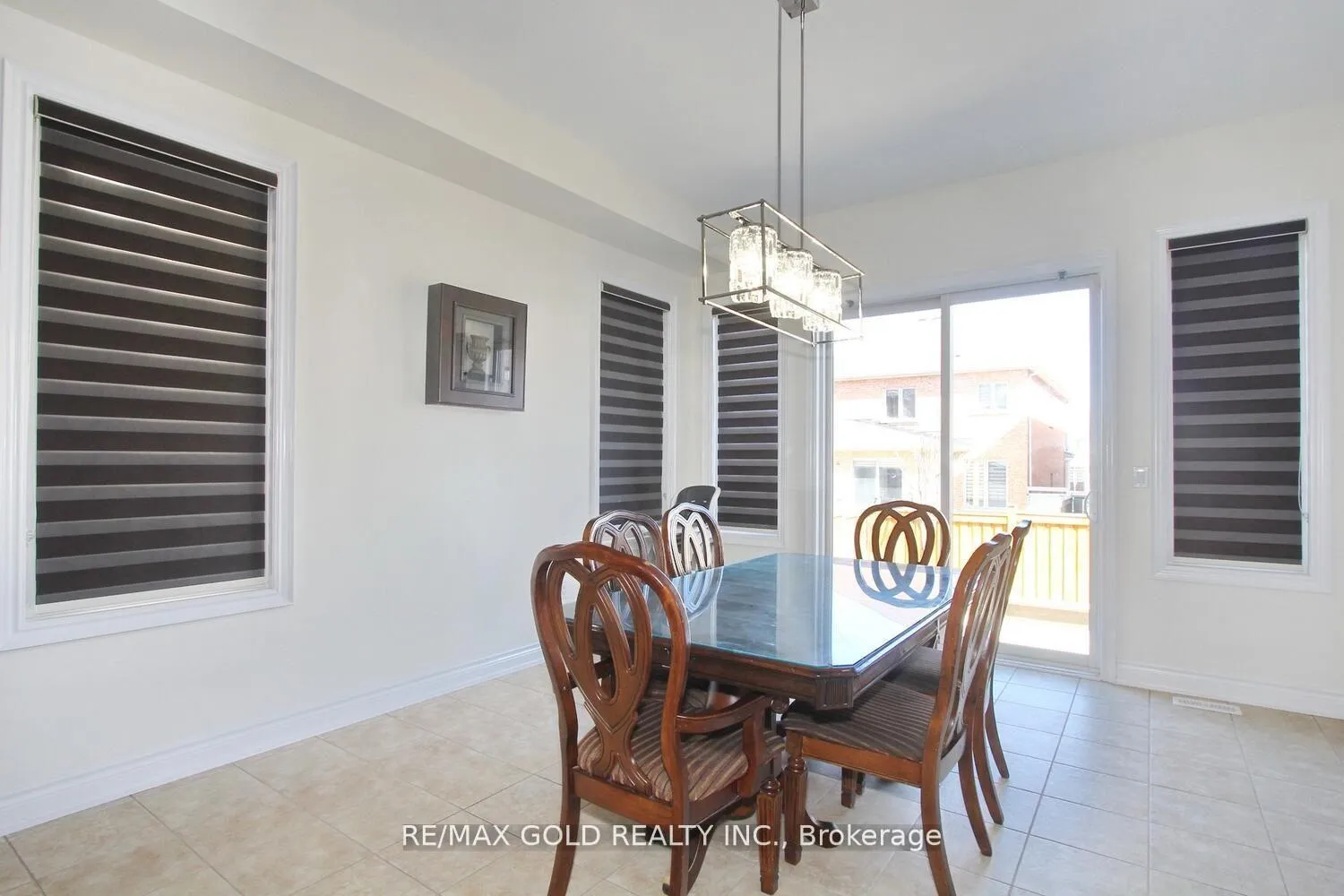 Photo 23 of 14 Ladbrook Crescent, Brampton, Credit Valley — HOMEH