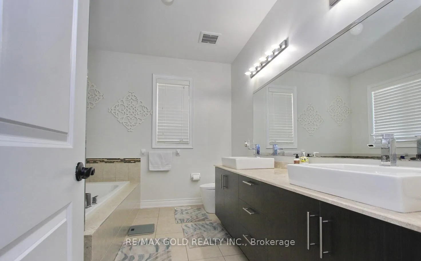 Photo 30 of 14 Ladbrook Crescent, Brampton, Credit Valley — HOMEH