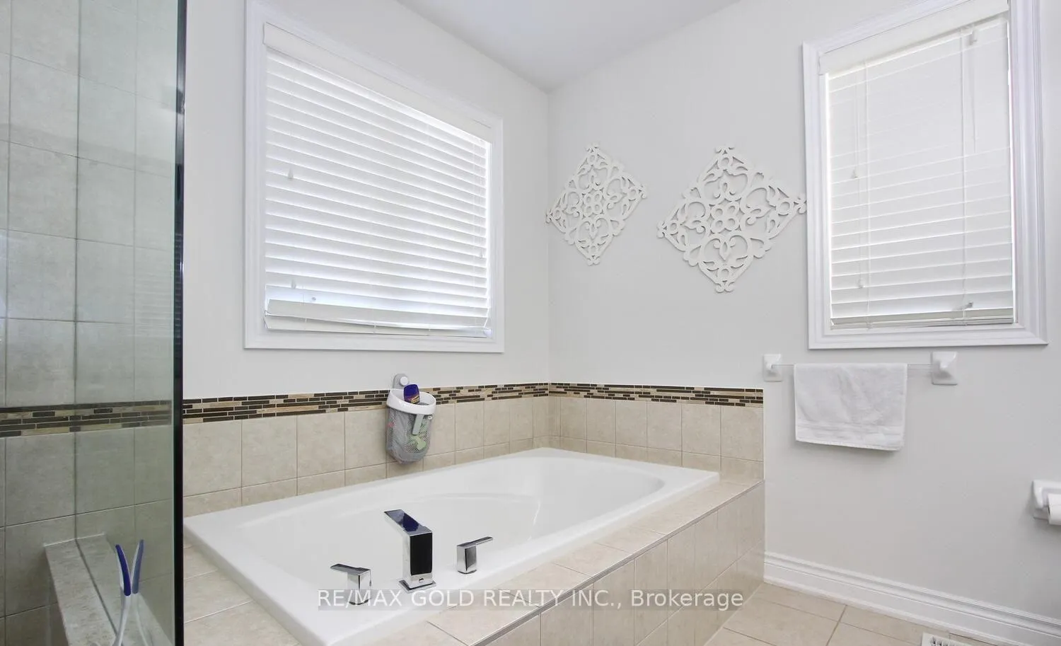 Photo 31 of 14 Ladbrook Crescent, Brampton, Credit Valley — HOMEH
