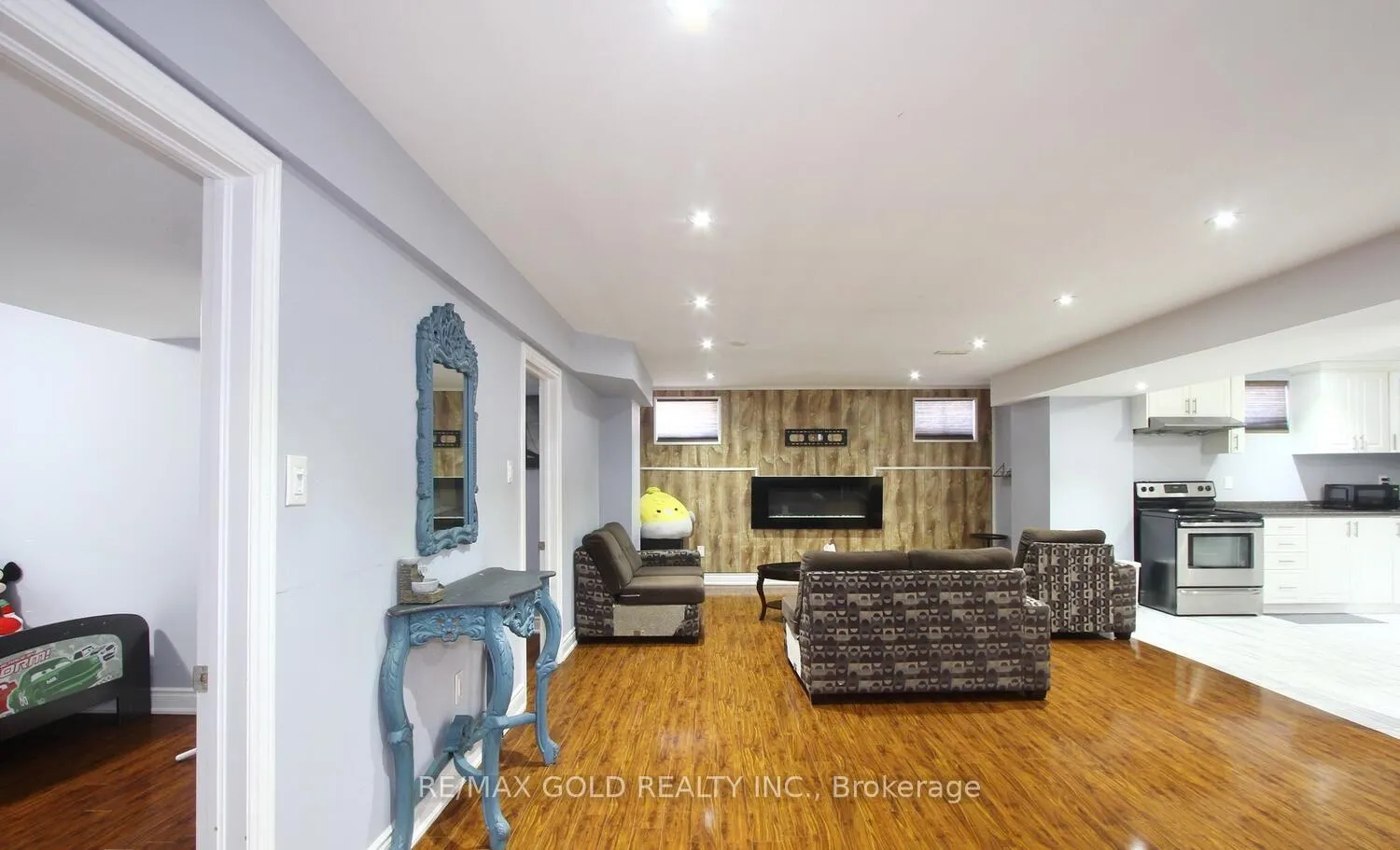 Photo 47 of 14 Ladbrook Crescent, Brampton, Credit Valley — HOMEH