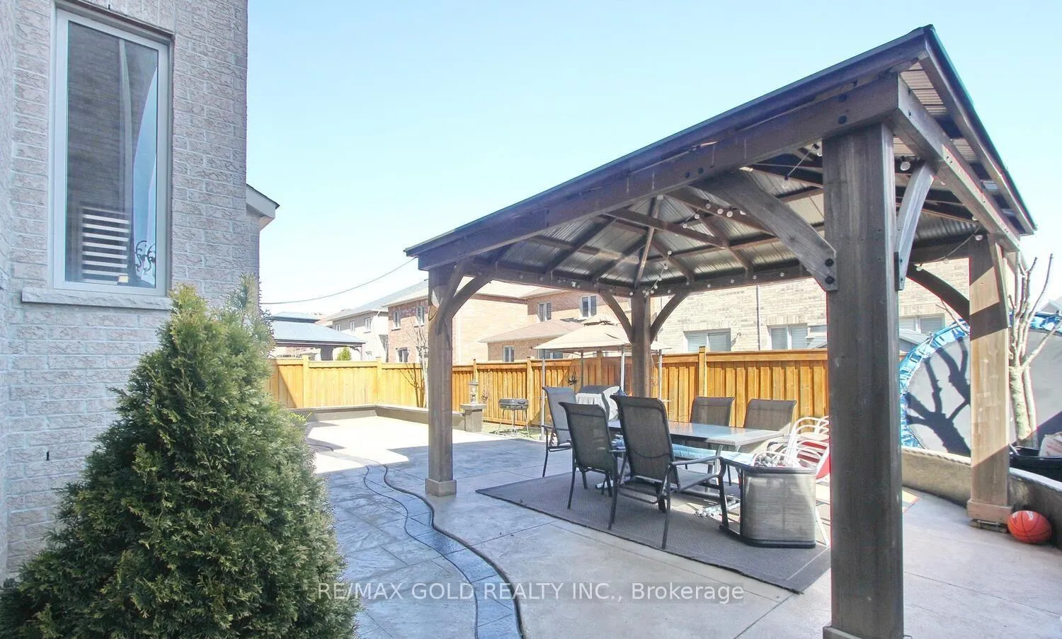 Photo 48 of 14 Ladbrook Crescent, Brampton, Credit Valley — HOMEH