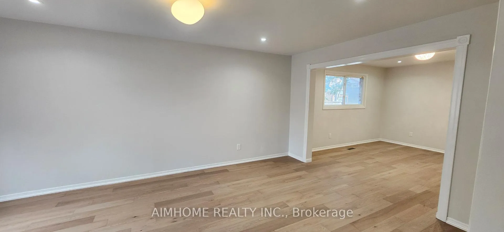 Photo 3 of 31 Spanhouse Crescent, Markham, Unionville — HOMEH