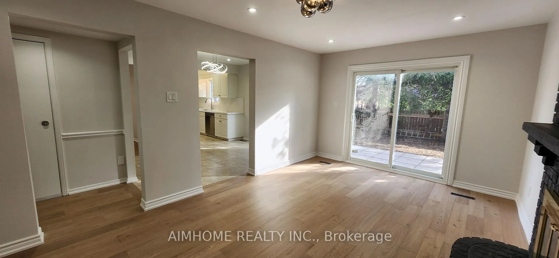 Photo 8 of 31 Spanhouse Crescent, Markham, Unionville — HOMEH