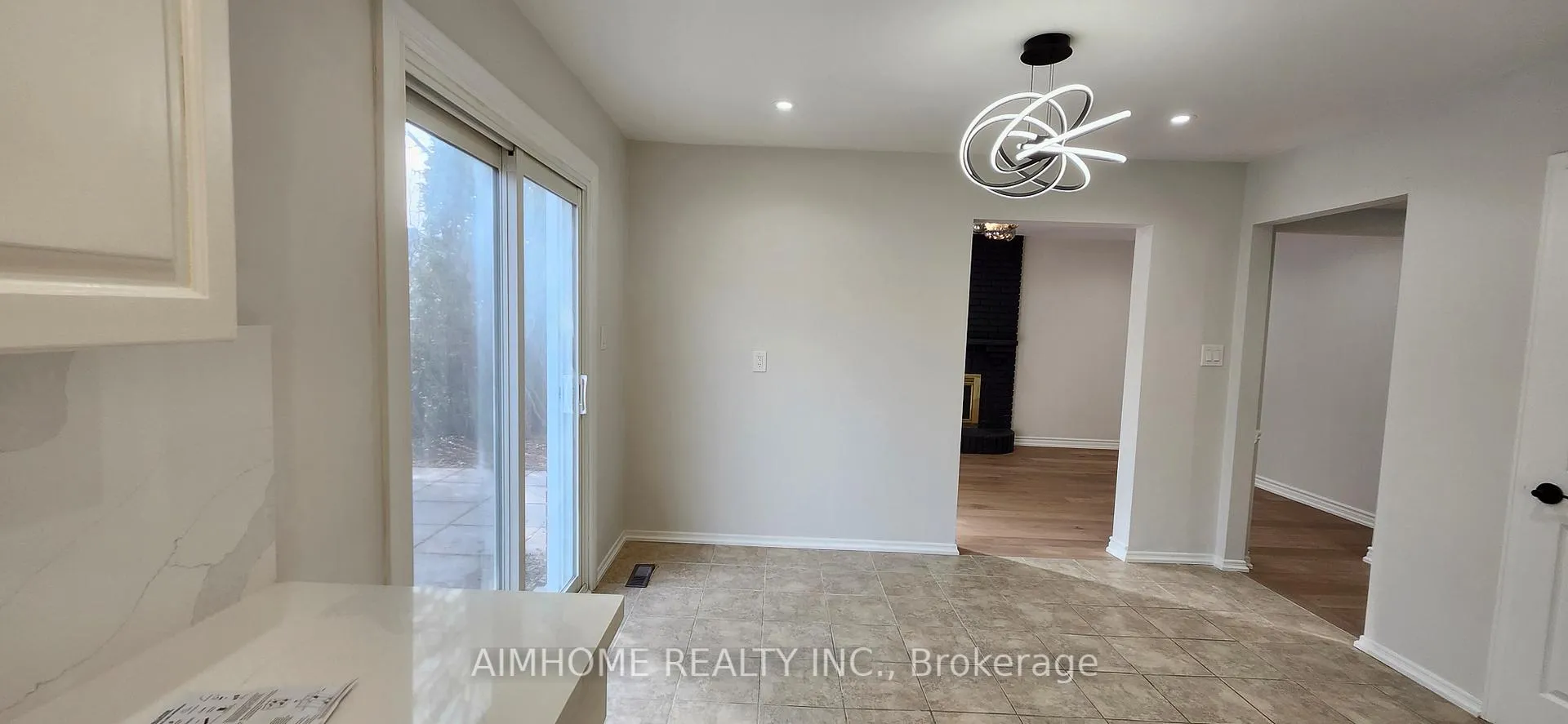 Photo 10 of 31 Spanhouse Crescent, Markham, Unionville — HOMEH