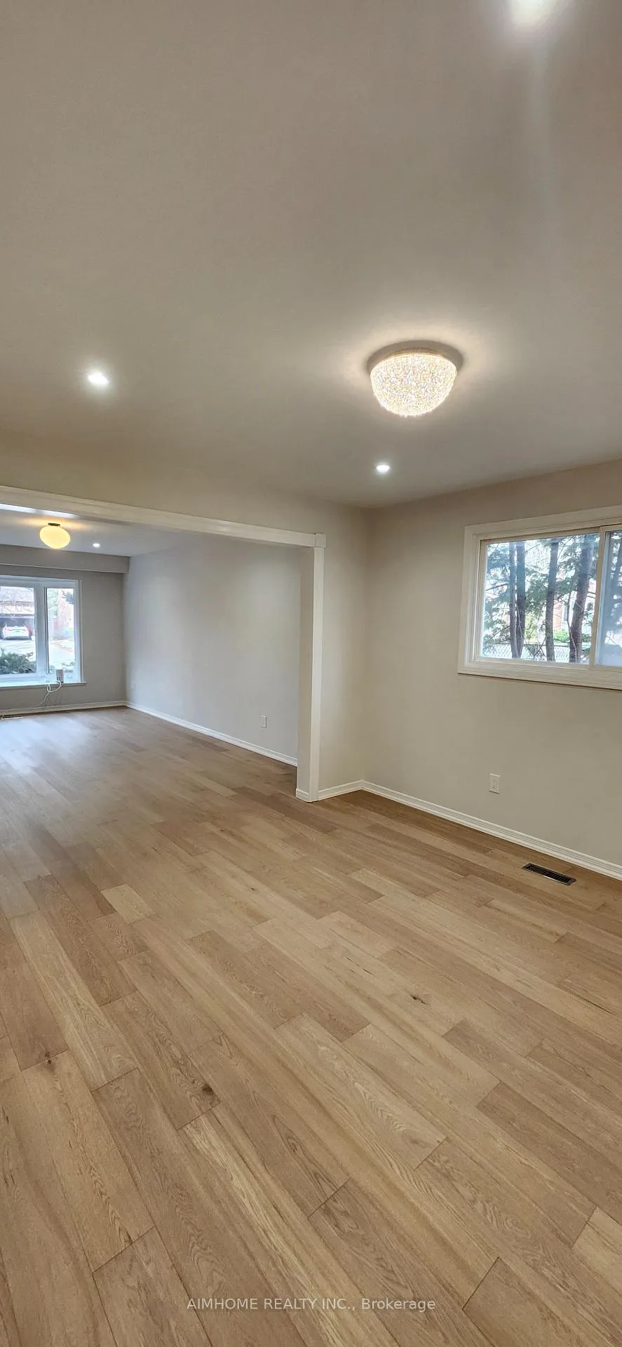 Photo 11 of 31 Spanhouse Crescent, Markham, Unionville — HOMEH