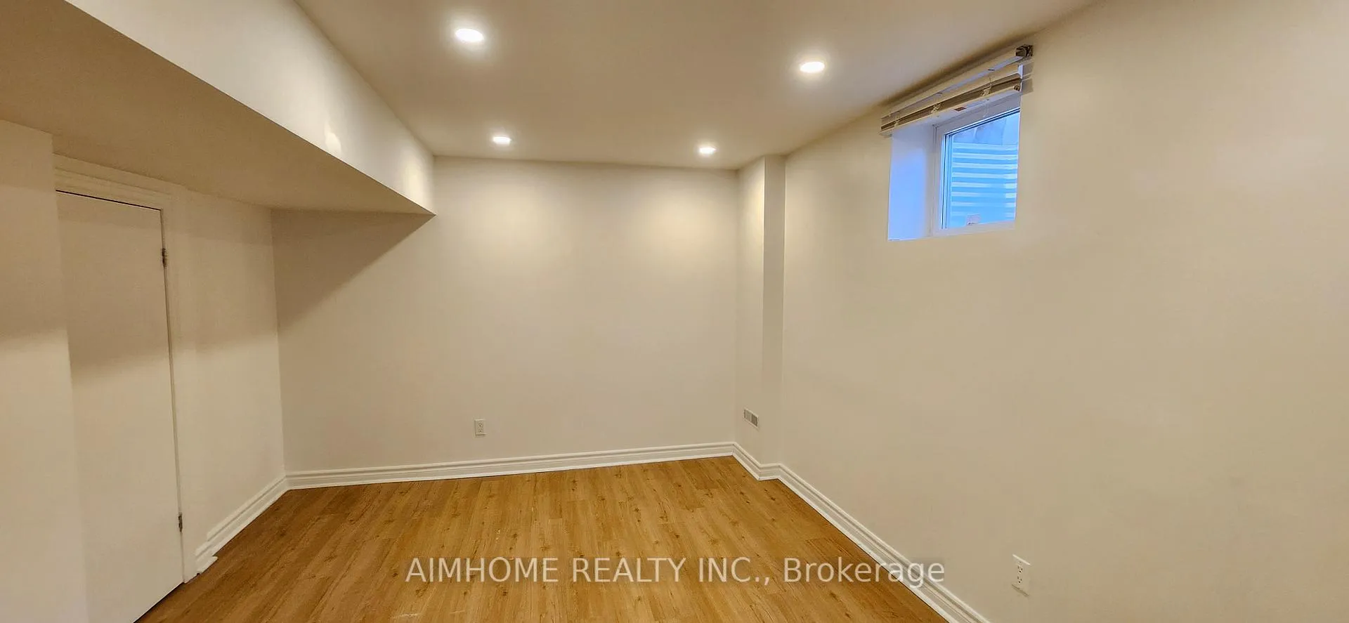 Photo 33 of 31 Spanhouse Crescent, Markham, Unionville — HOMEH