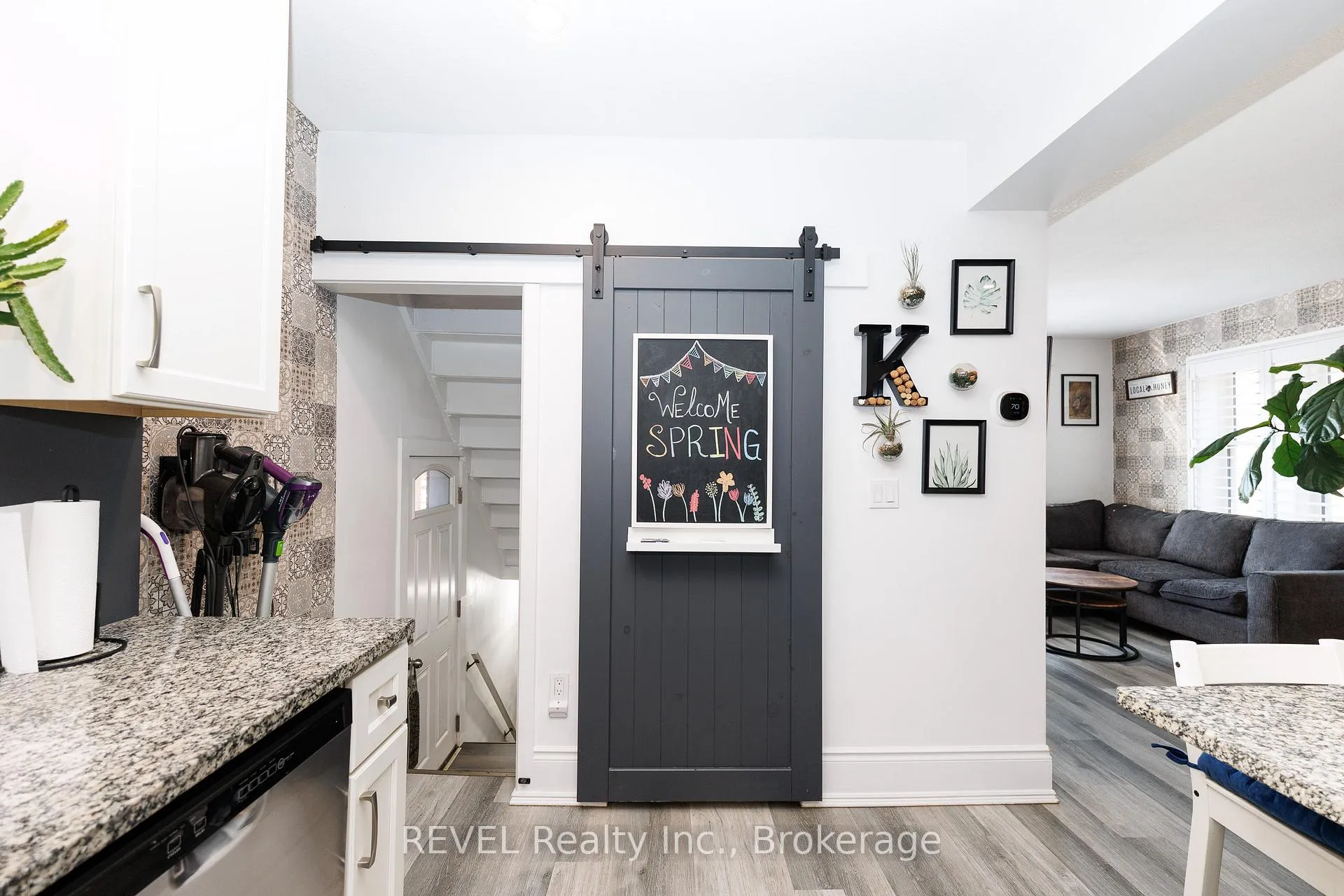 Photo 19 of 212 Maple Street, Welland, Broadway — HOMEH