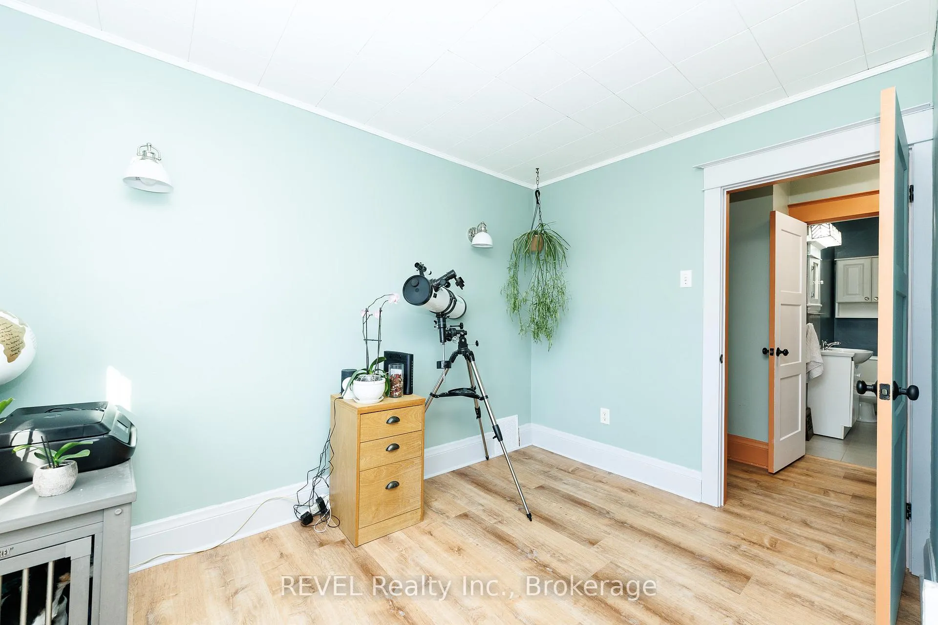 Photo 26 of 212 Maple Street, Welland, Broadway — HOMEH