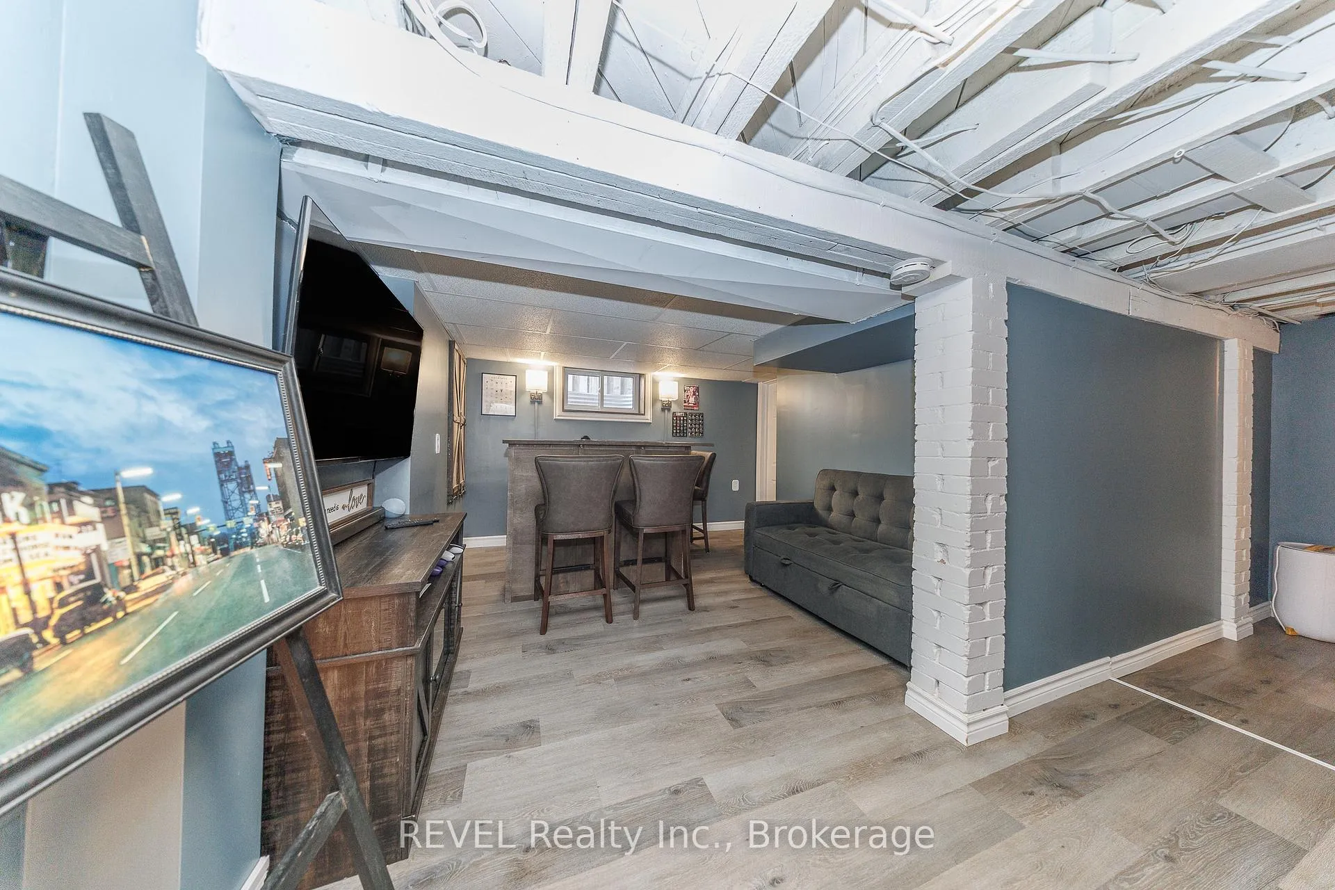 Photo 31 of 212 Maple Street, Welland, Broadway — HOMEH
