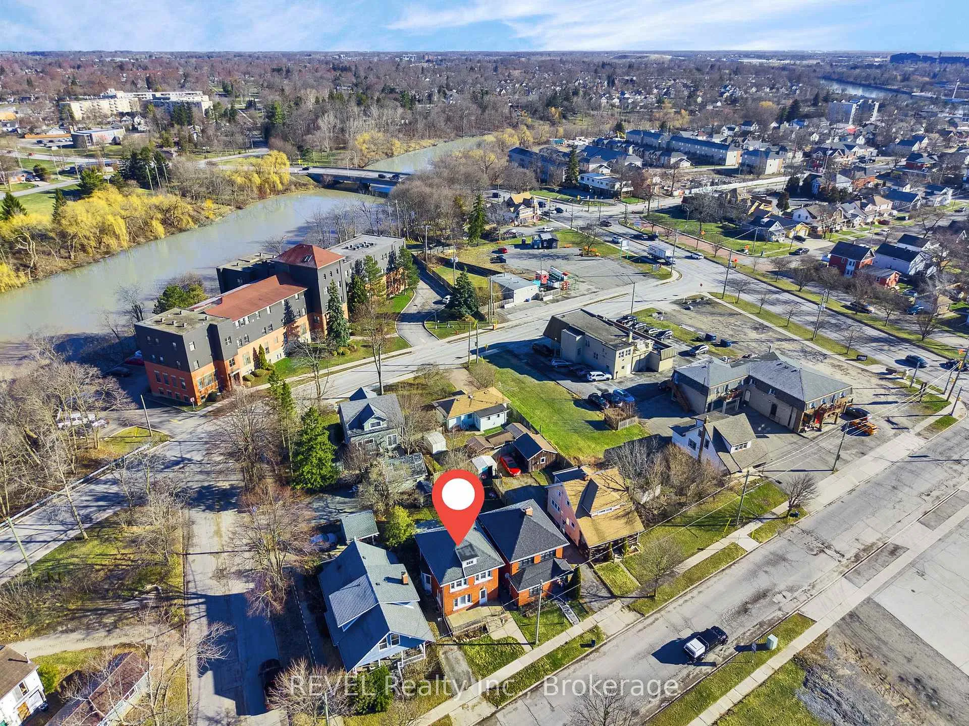 Photo 37 of 212 Maple Street, Welland, Broadway — HOMEH