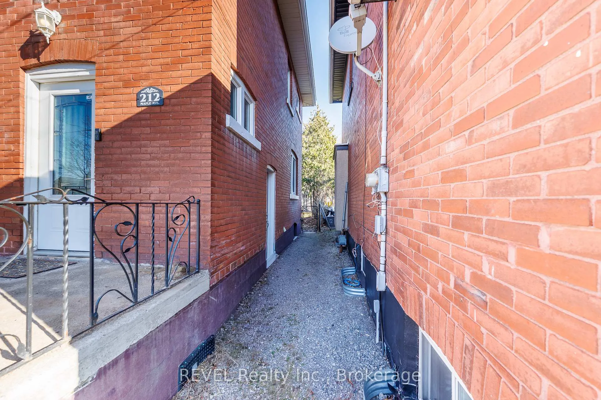 Photo 39 of 212 Maple Street, Welland, Broadway — HOMEH