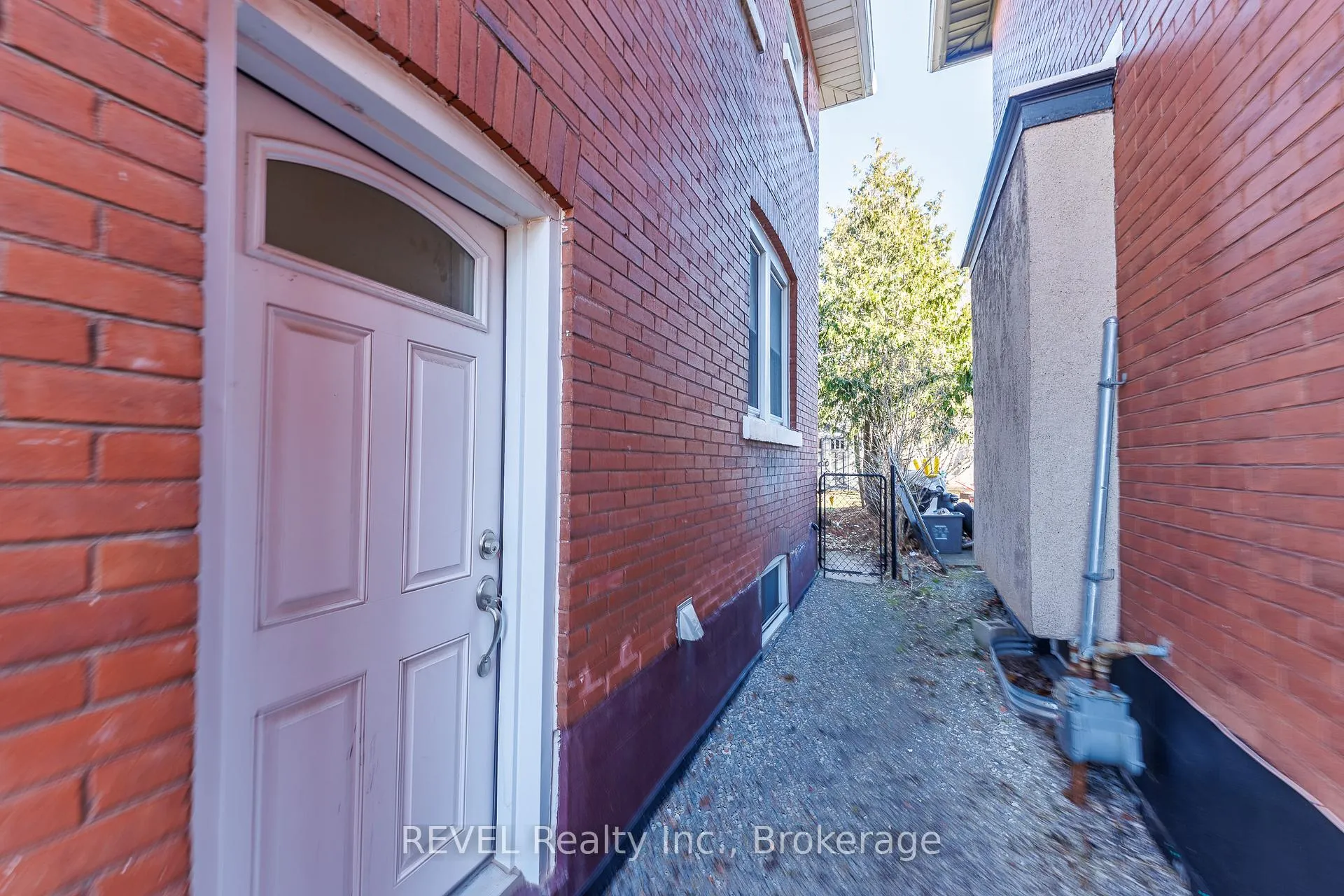 Photo 40 of 212 Maple Street, Welland, Broadway — HOMEH