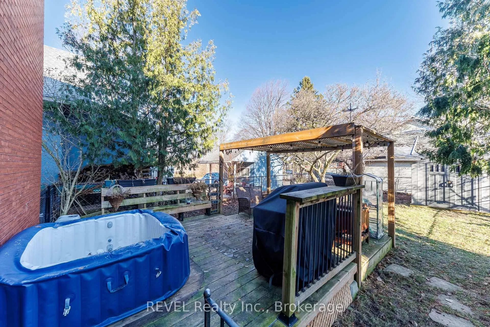 Photo 41 of 212 Maple Street, Welland, Broadway — HOMEH