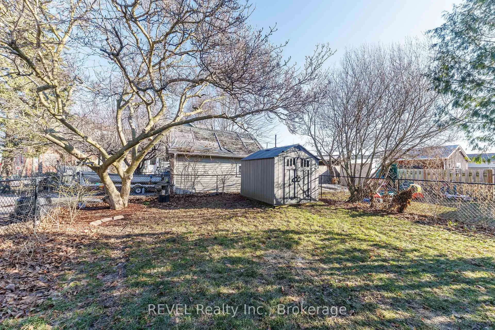 Photo 42 of 212 Maple Street, Welland, Broadway — HOMEH