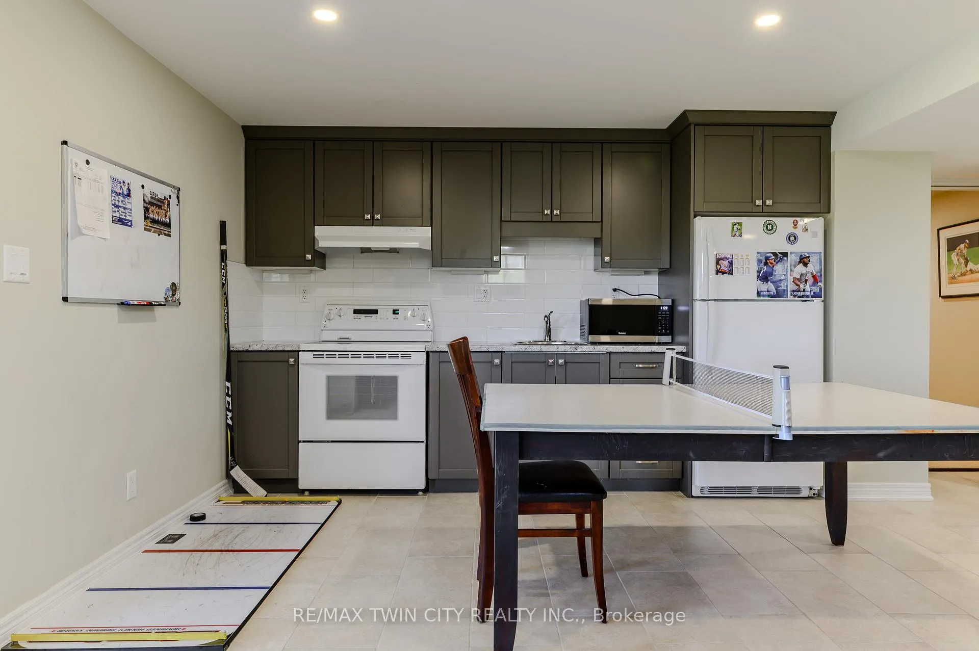 Photo 23 of 2350 Gainer Street, Thorold, Allanburg/Thorold South — HOMEH
