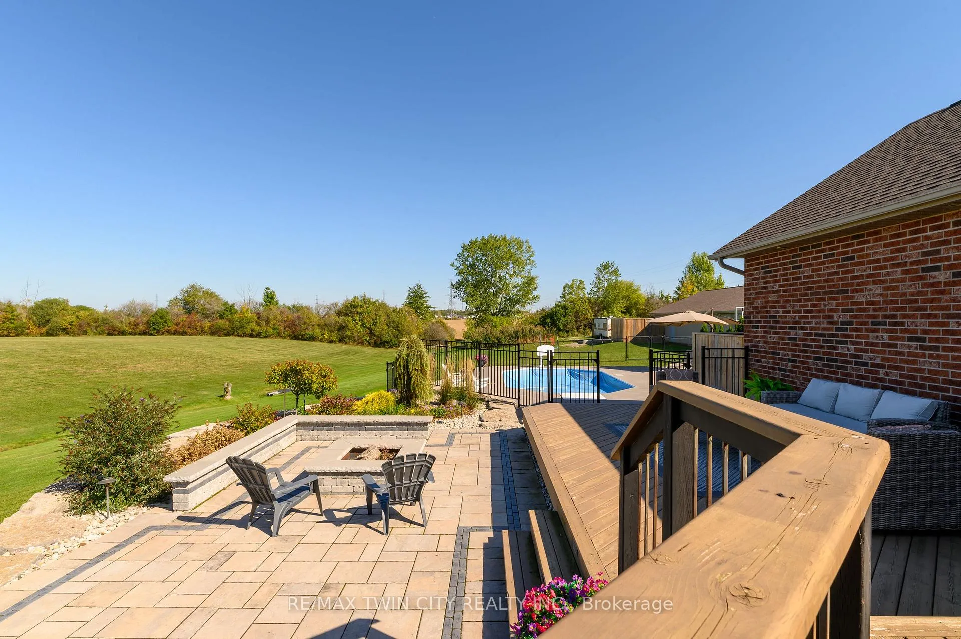 Photo 45 of 2350 Gainer Street, Thorold, Allanburg/Thorold South — HOMEH